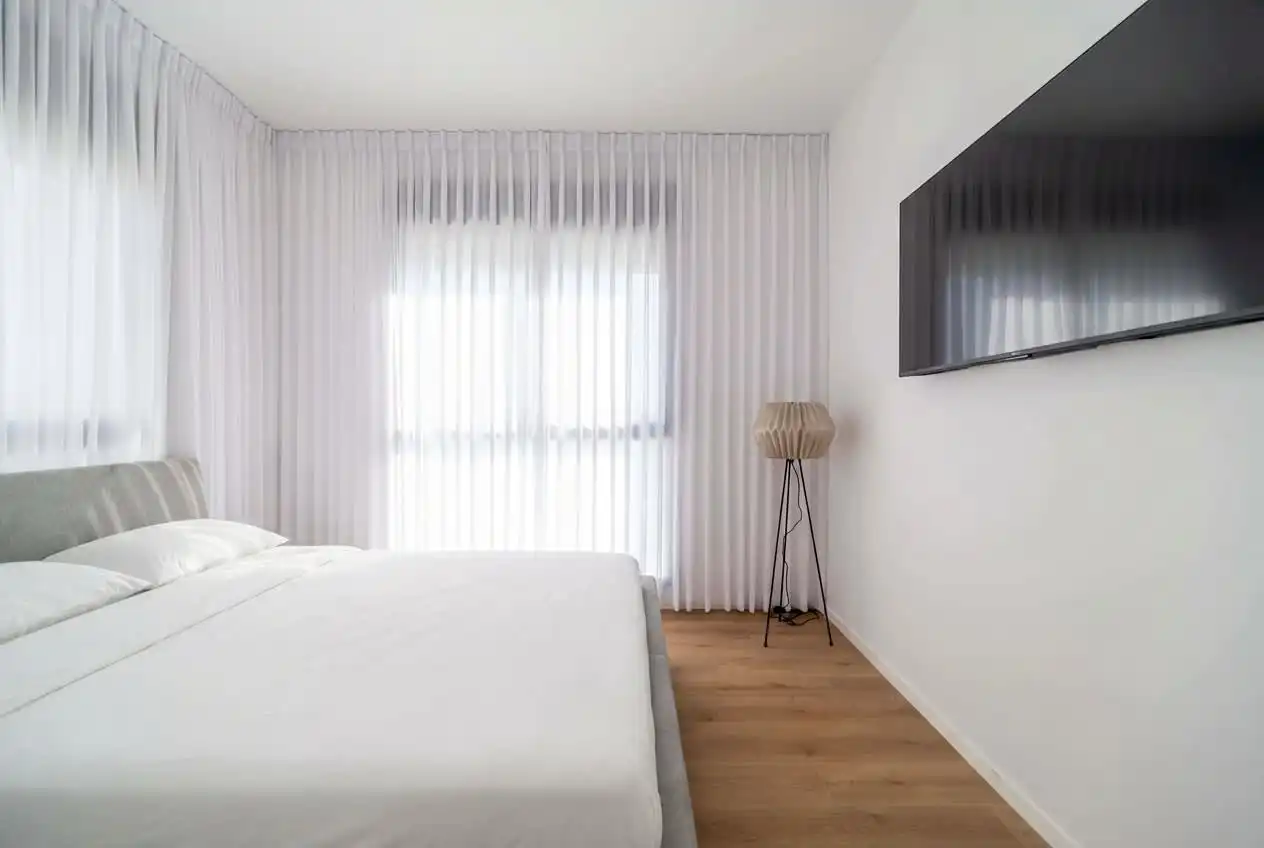 Luxury 5BR Penthouse with Huge Sea-View Balcony & Mamad in Bat Yam