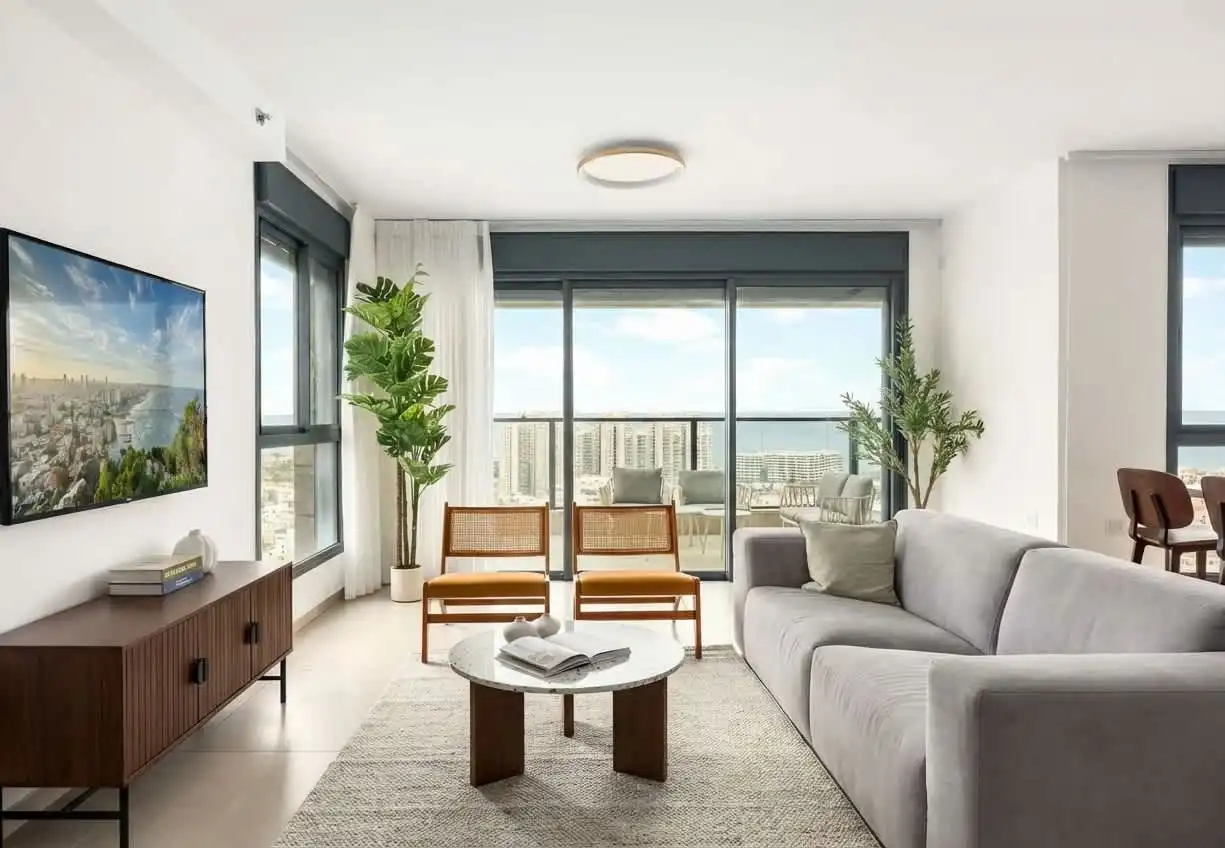 Luxury 4BR with Panoramic Sea-View Balcony & Mamad in Bat Yam