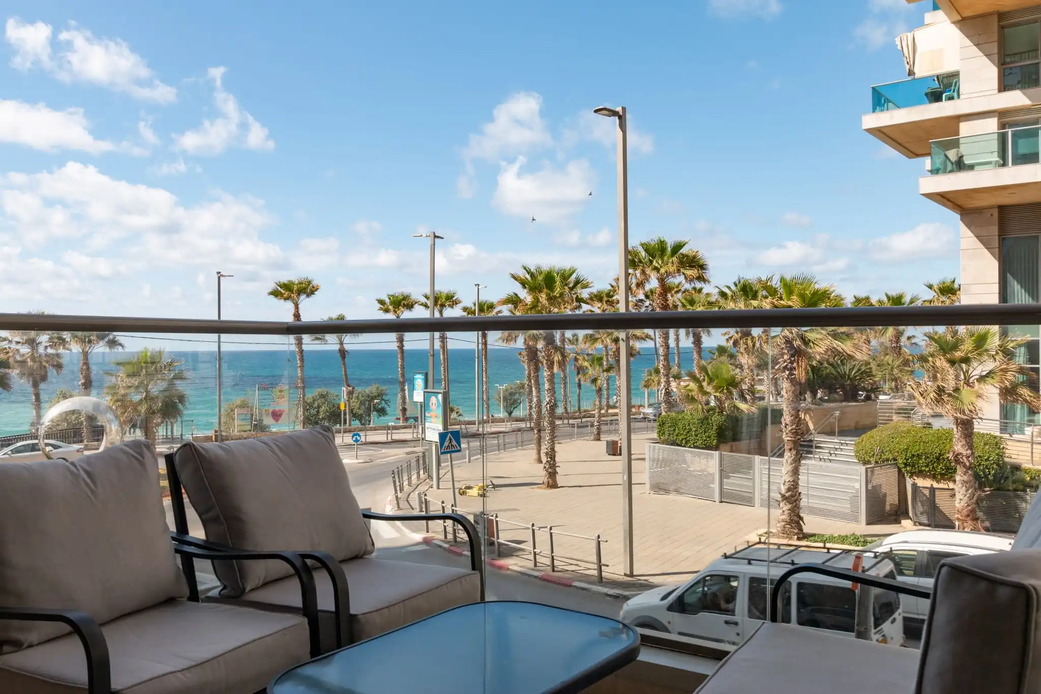 Luxury 3-Bedroom Beachfront Apartment with Sea View, Parking and Mamad in Bat Yam