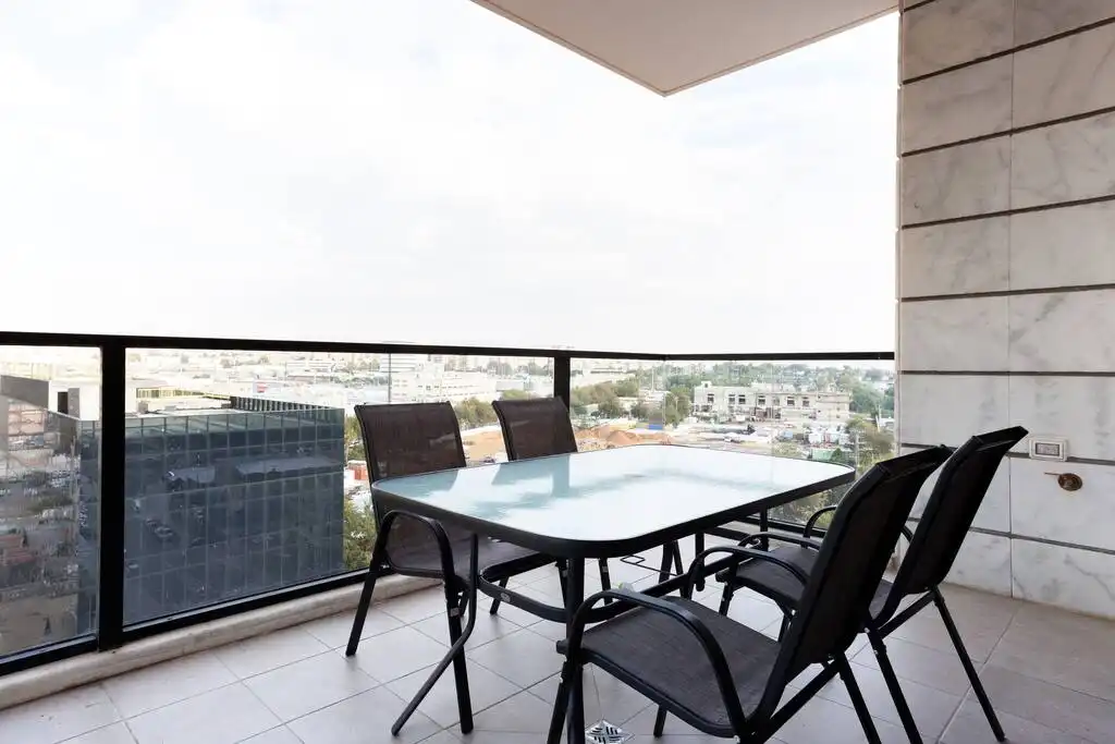 Modern 3-Bedroom Tower Apartment with Spectacular Sea View, Parking and Mamad in Bat Yam