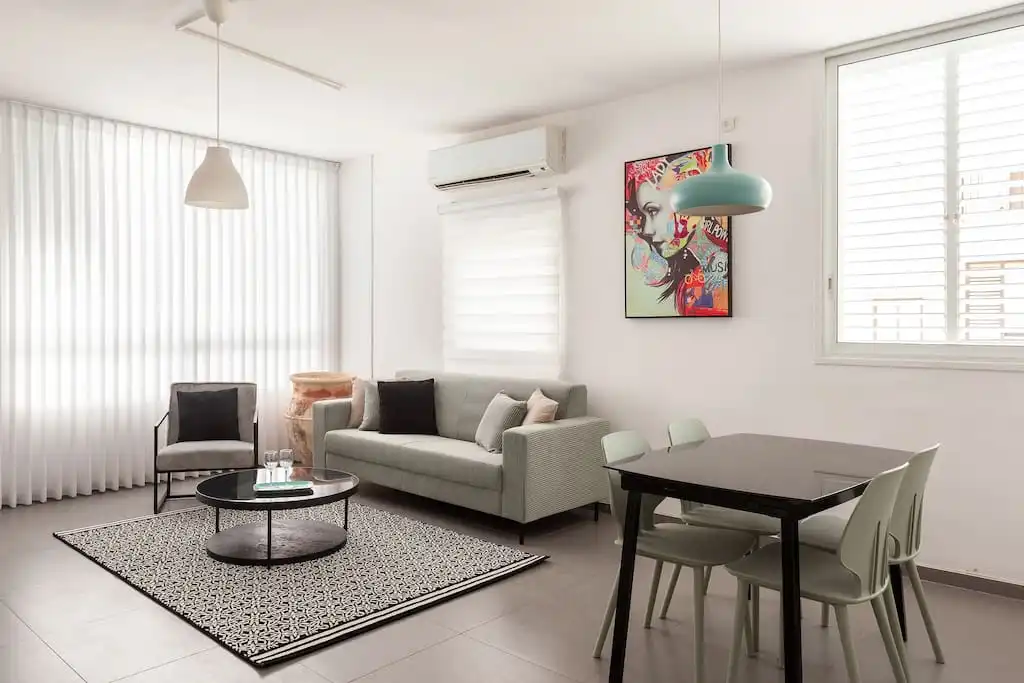 Bright 2BR with Private Rooftop, Parking & Steps from the Beach in Bat Yam
