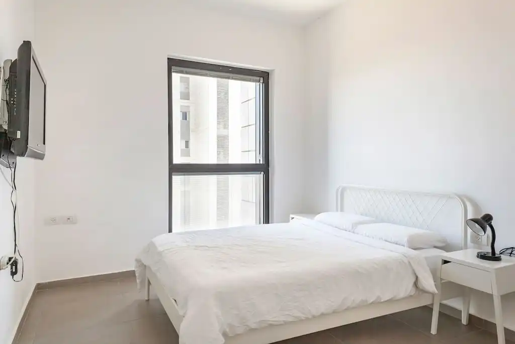 Luxury 3-Bedroom Tower Apartment with Sea View, Parking and Mamad in Bat Yam