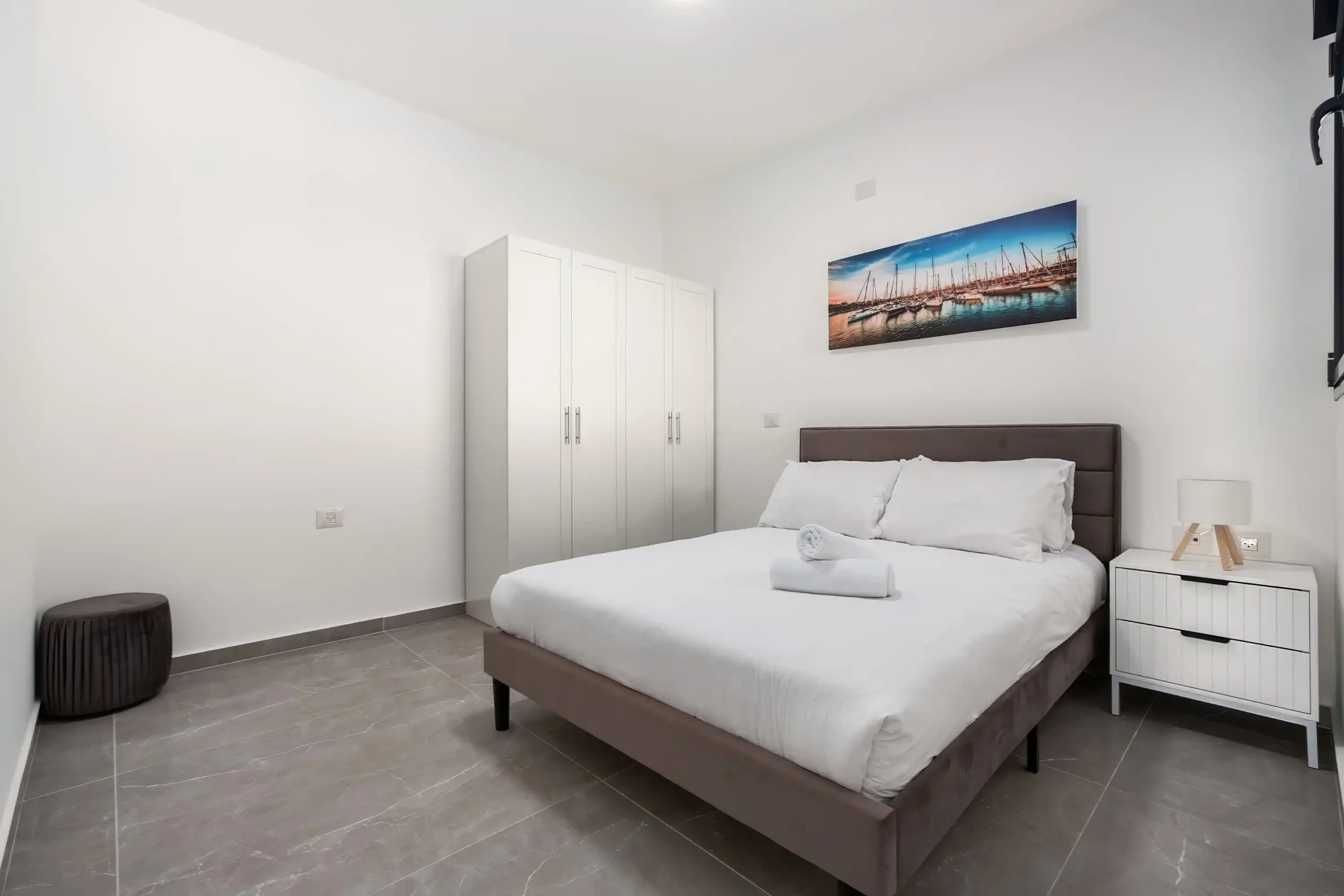 Luxury 4-Bedroom Apartment with Breathtaking Sea Views, Balcony and Mamad in Bat Yam