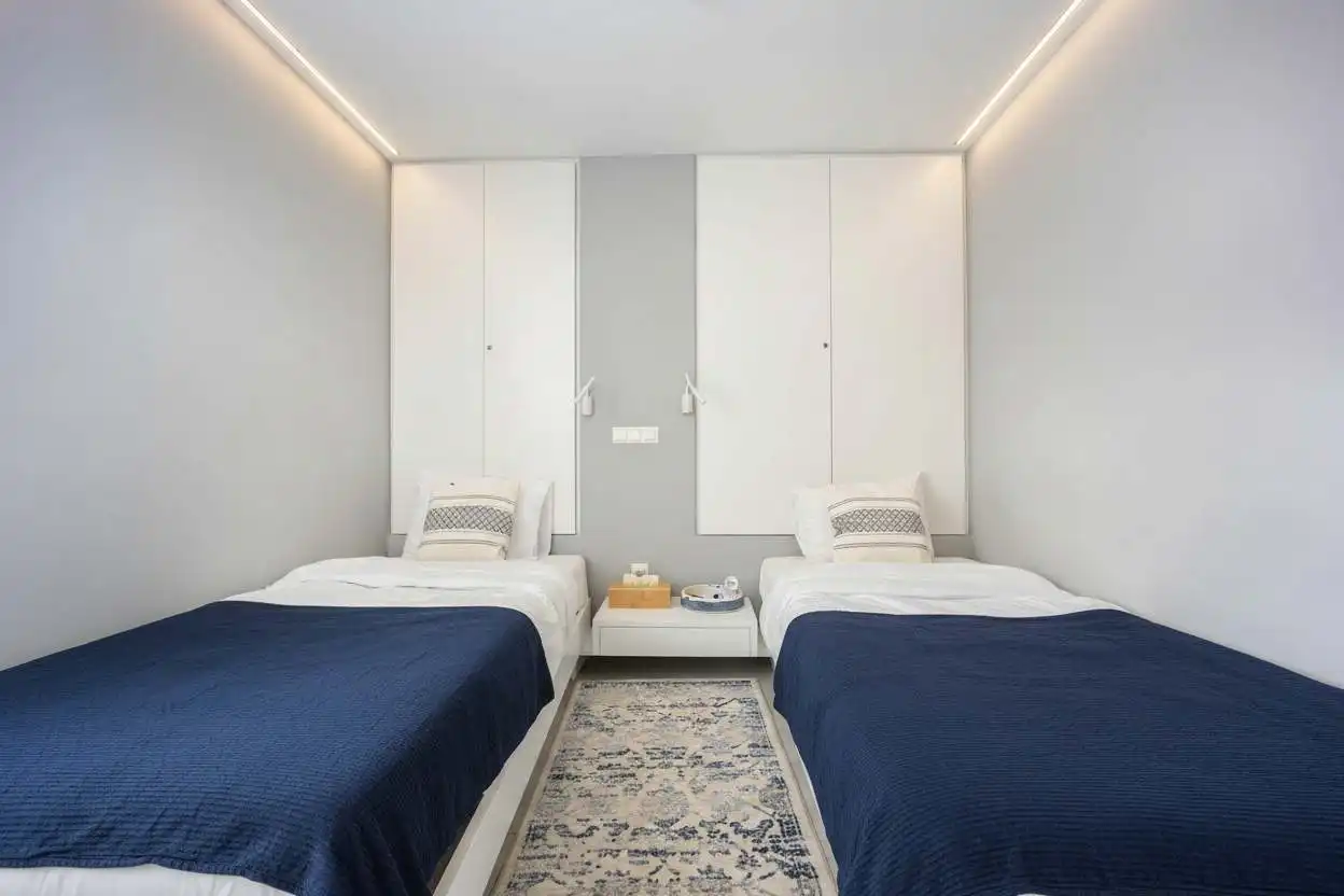 Spacious 2-Bedroom Apartment in Psirri with 2 Bathrooms, Acropolis View and Sofa Bed
