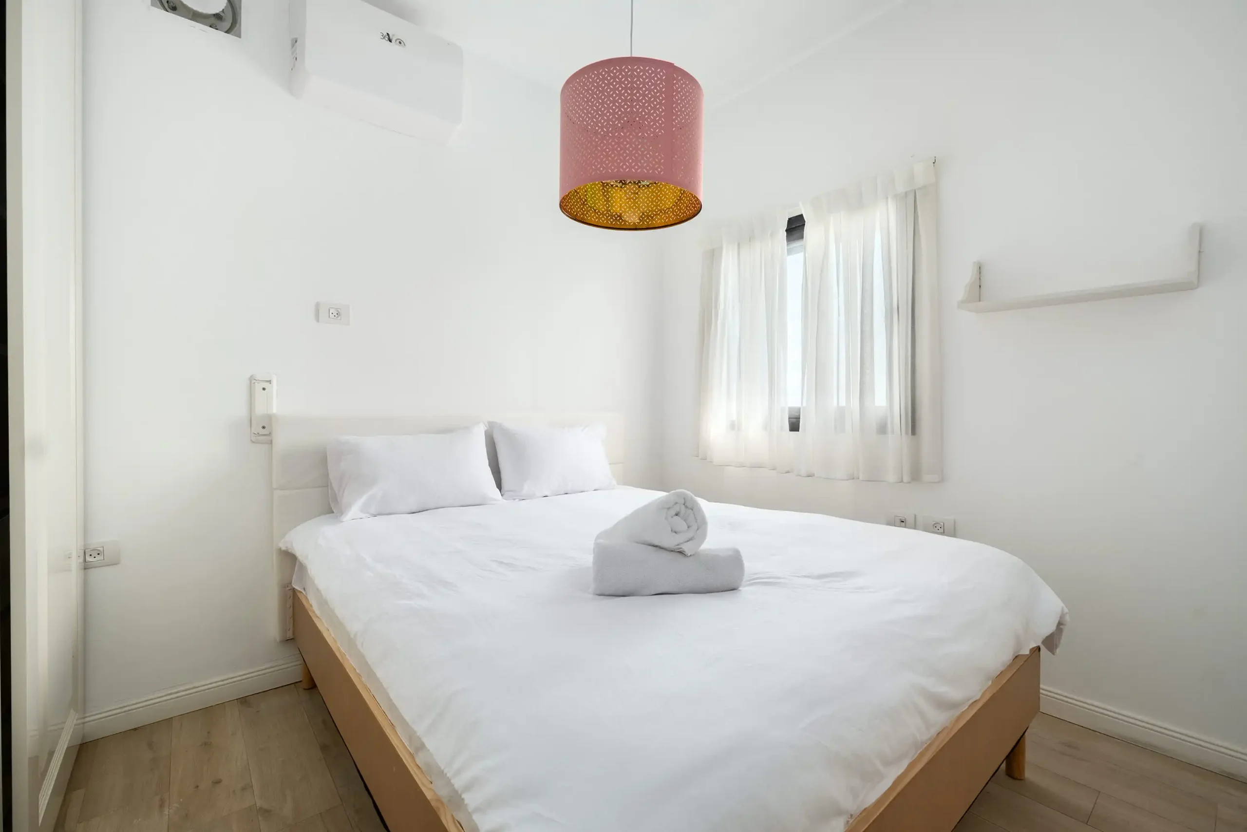 Premium 3-Bedroom Tower Apartment with Sea View, Parking and Mamad in Bat Yam
