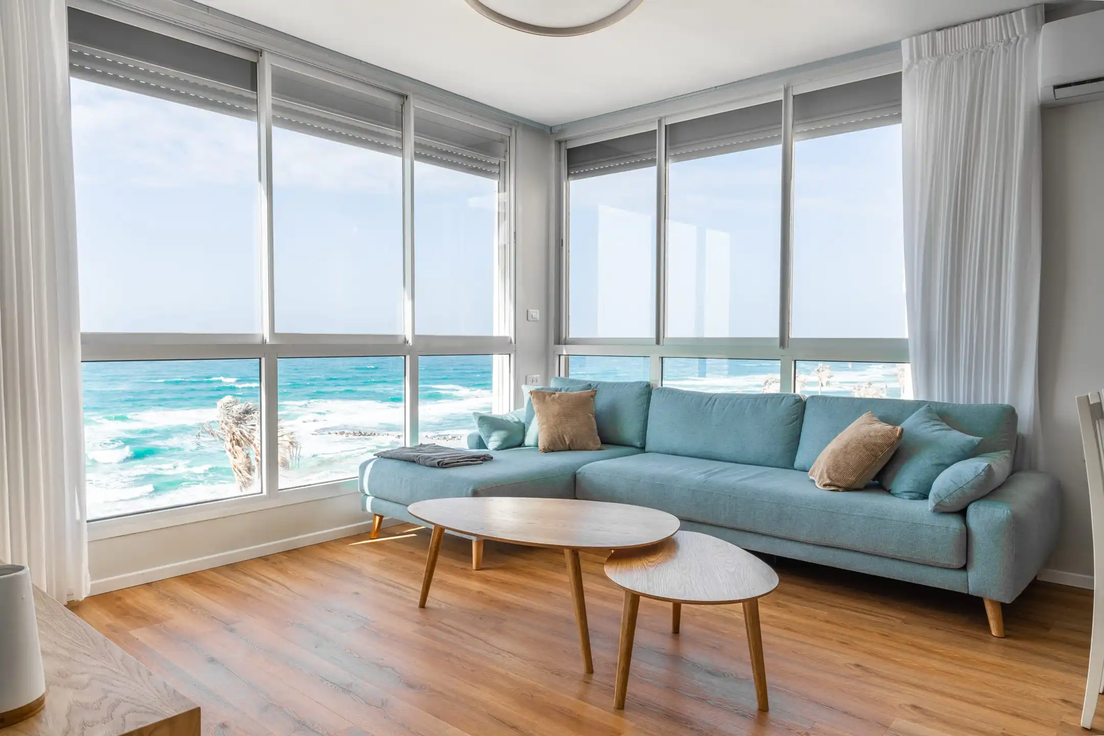 Seafront 3BR with Stunning Sea View & Mamak in Bat Yam