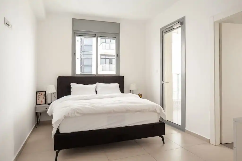 Fresh 3BR in a Sea-View Tower with Mamad on the 32nd Floor in Bat Yam