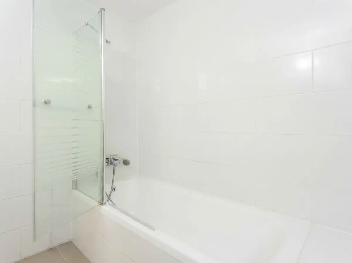 Fresh 3BR in a Sea-View Tower with Mamad on the 32nd Floor in Bat Yam