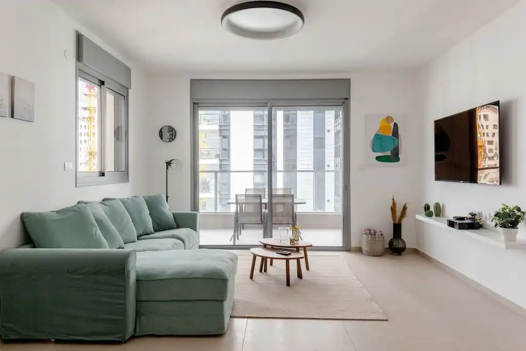  Sea-View Tower 3BR on the 33rd Floor with Parking & Mamad in Bat Yam