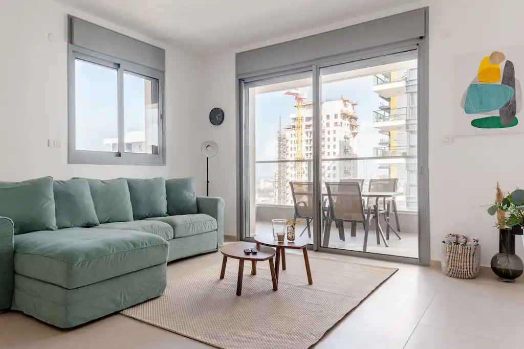  Sea-View Tower 3BR on the 33rd Floor with Parking & Mamad in Bat Yam