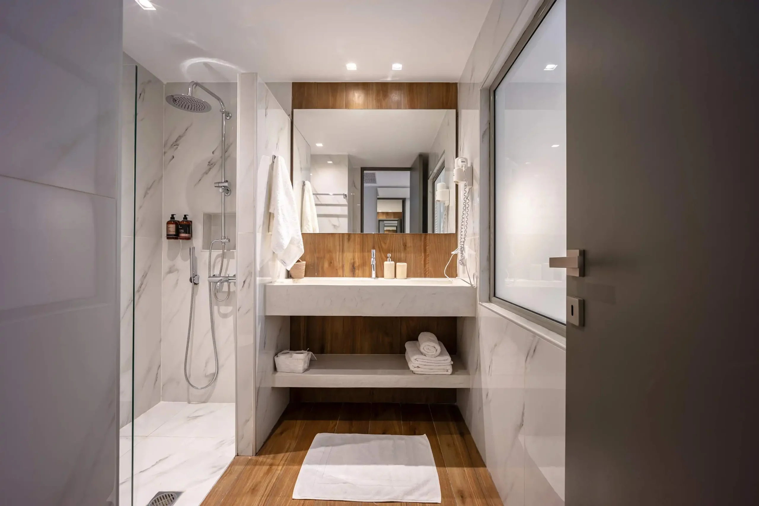 Bright and Modern Studio in Central Psirri with King Bed and Sofa Bed