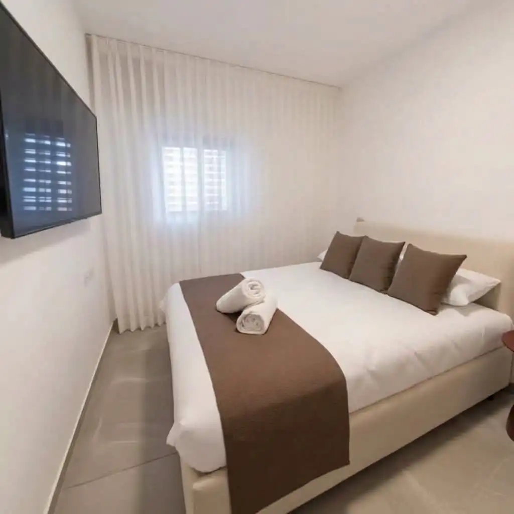 Warm & Modern 2BR by the Sea with Balcony & Mamad in Bat Yam