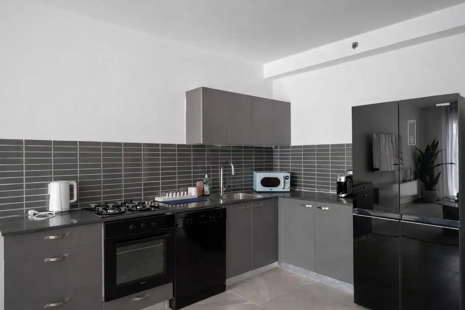 Warm & Modern 2BR by the Sea with Balcony & Mamad in Bat Yam
