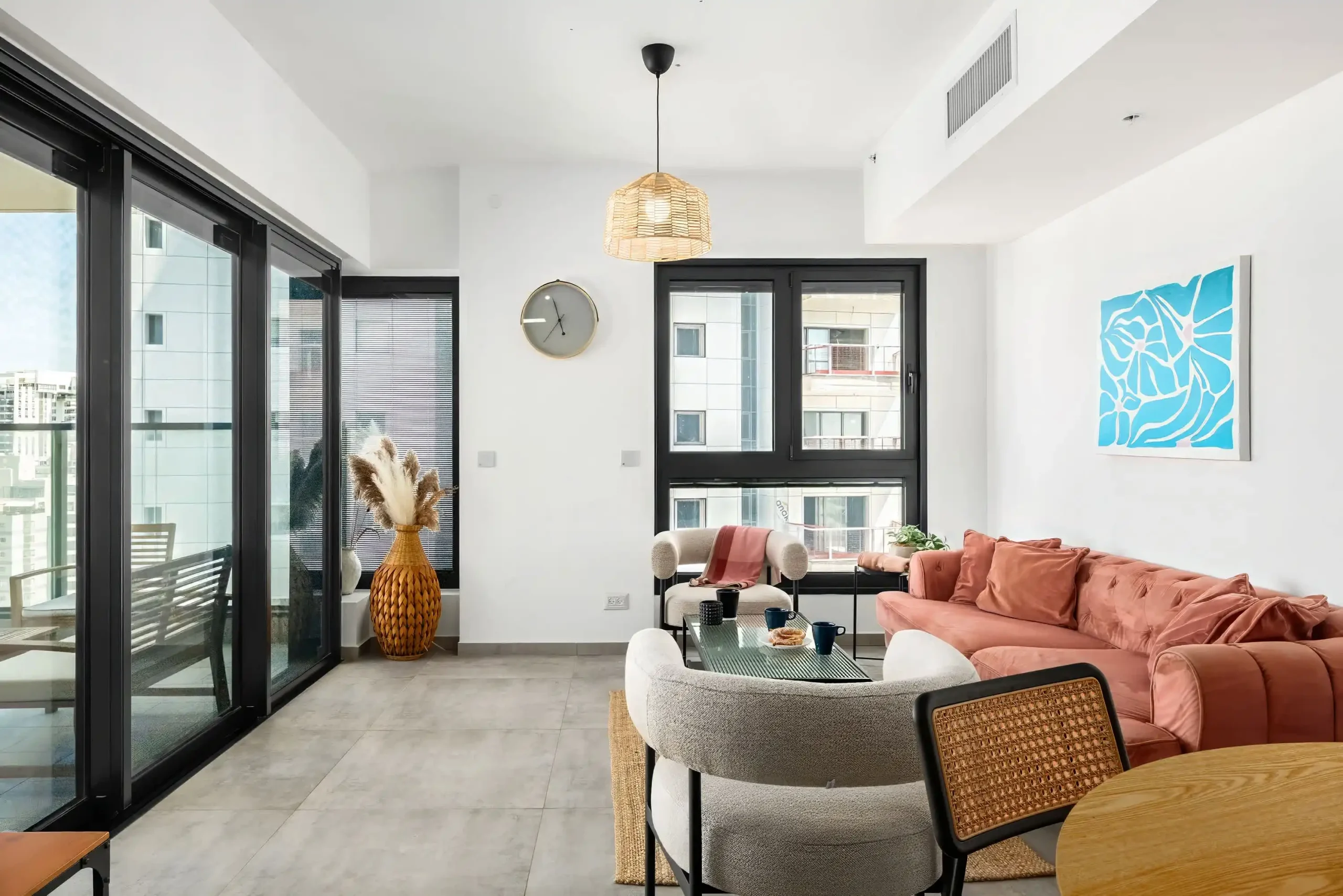  24th-Floor 3BR Tower Apartment with Sea & City Views, Parking & Mamad in Bat Yam