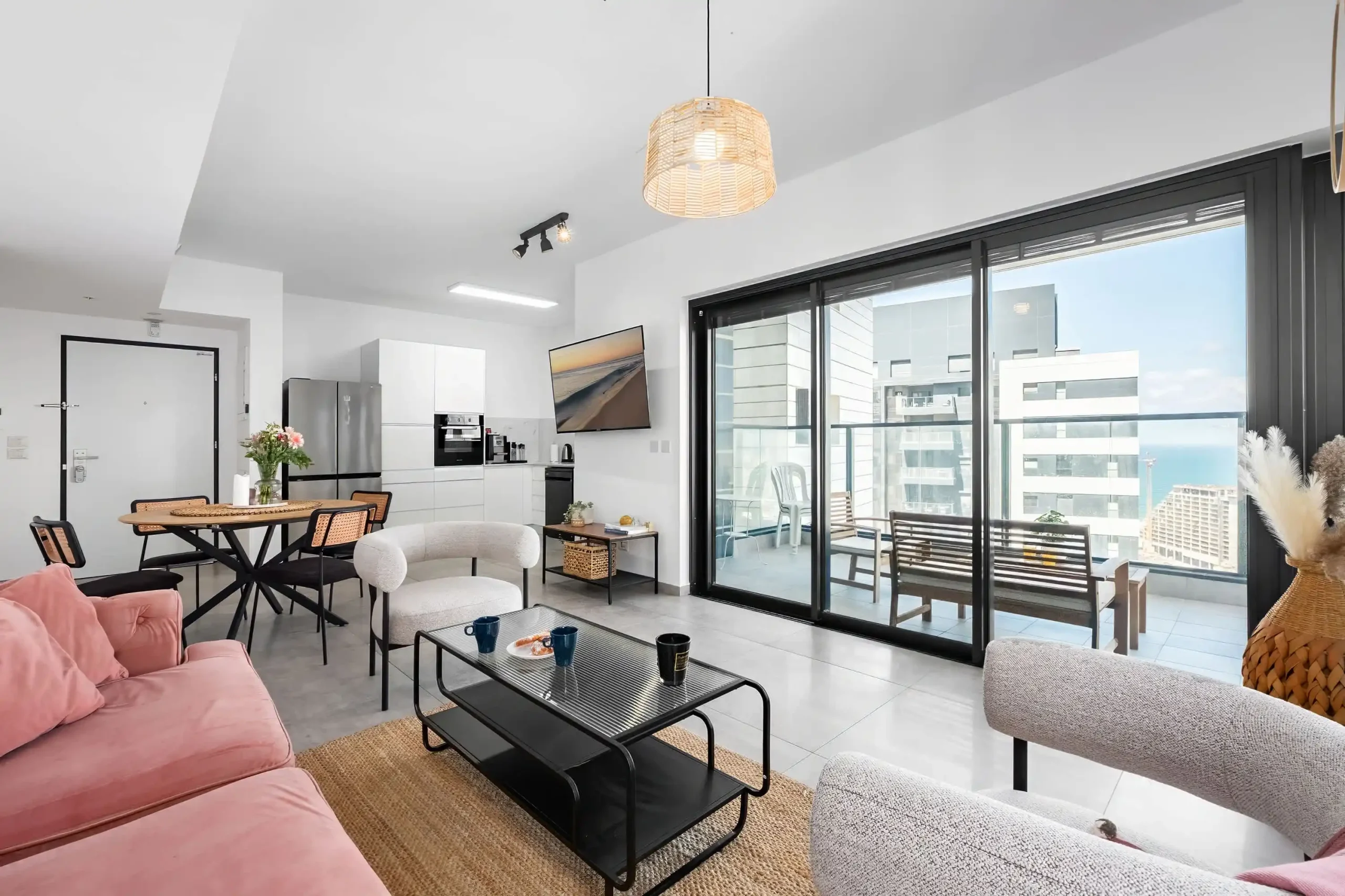  24th-Floor 3BR Tower Apartment with Sea & City Views, Parking & Mamad in Bat Yam