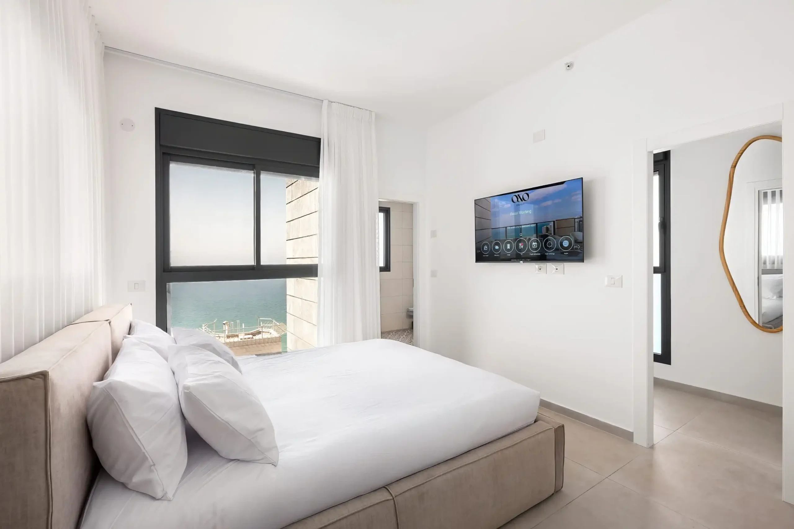 Luxury 5BR Penthouse with Sea-View Balcony, Jacuzzi, Parking & Mamad in Bat Yam