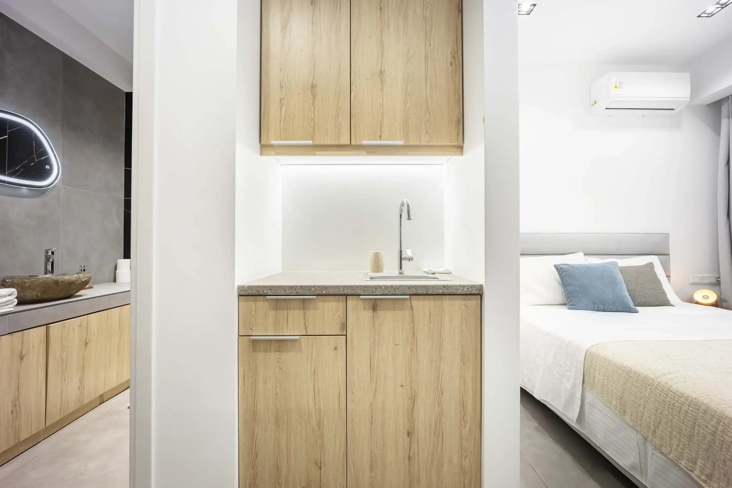 Bright and Modern Studio in Prime Syntagma