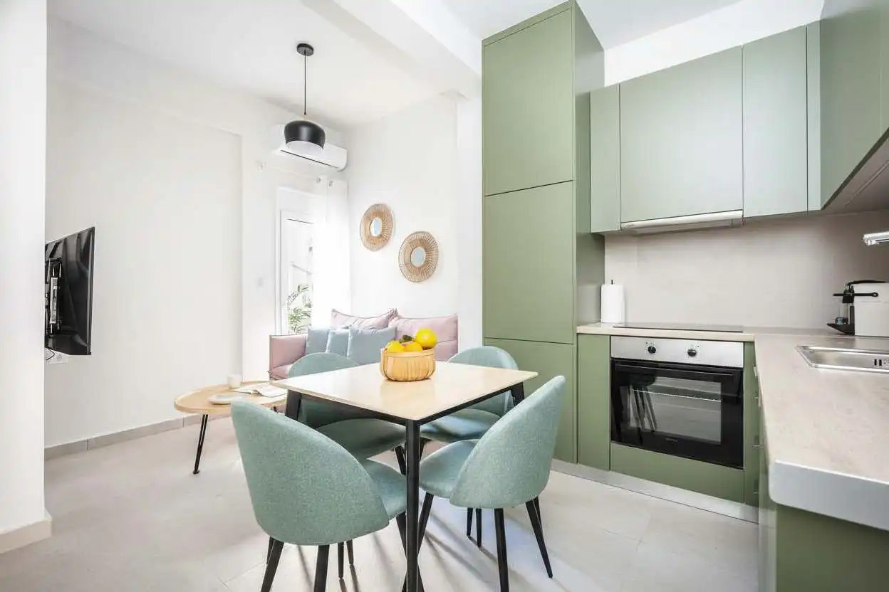 Bright and Stylish 1-Bedroom Apartment in Koukaki with Balcony and Sofa Bed