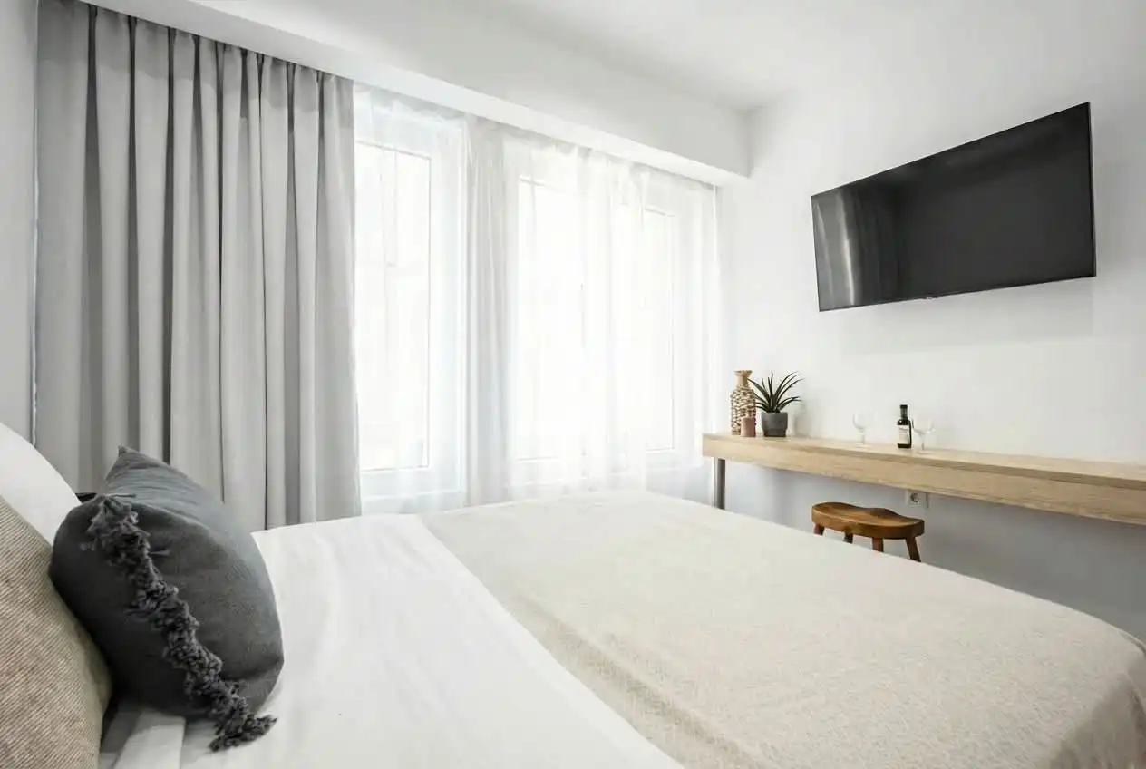 Warm and Modern Studio near Syntagma Square