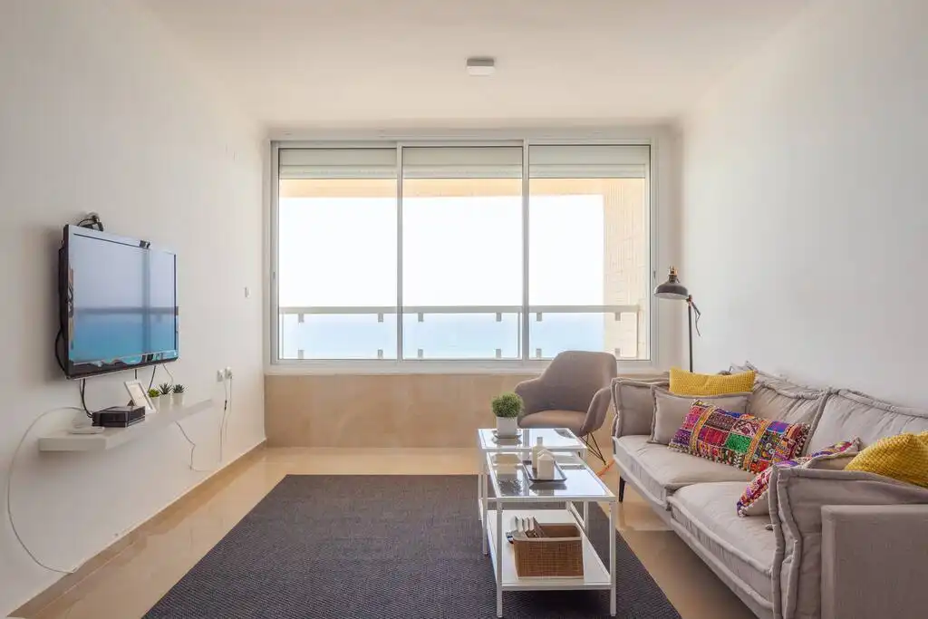 Luxury 3-Bedroom Beachfront Apartment with Amazing Sea View, Parking and Mamad in Bat Yam