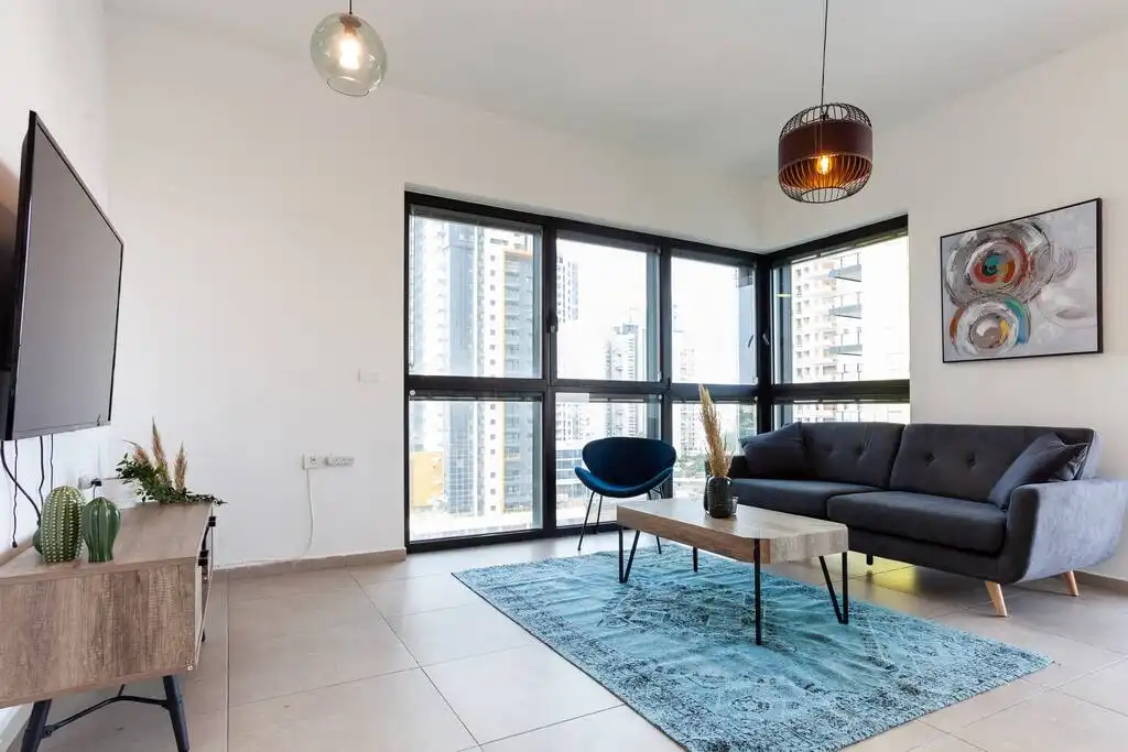 Modern 3-Bedroom Tower Apartment with Spectacular Sea View, Parking and Mamad in Bat Yam