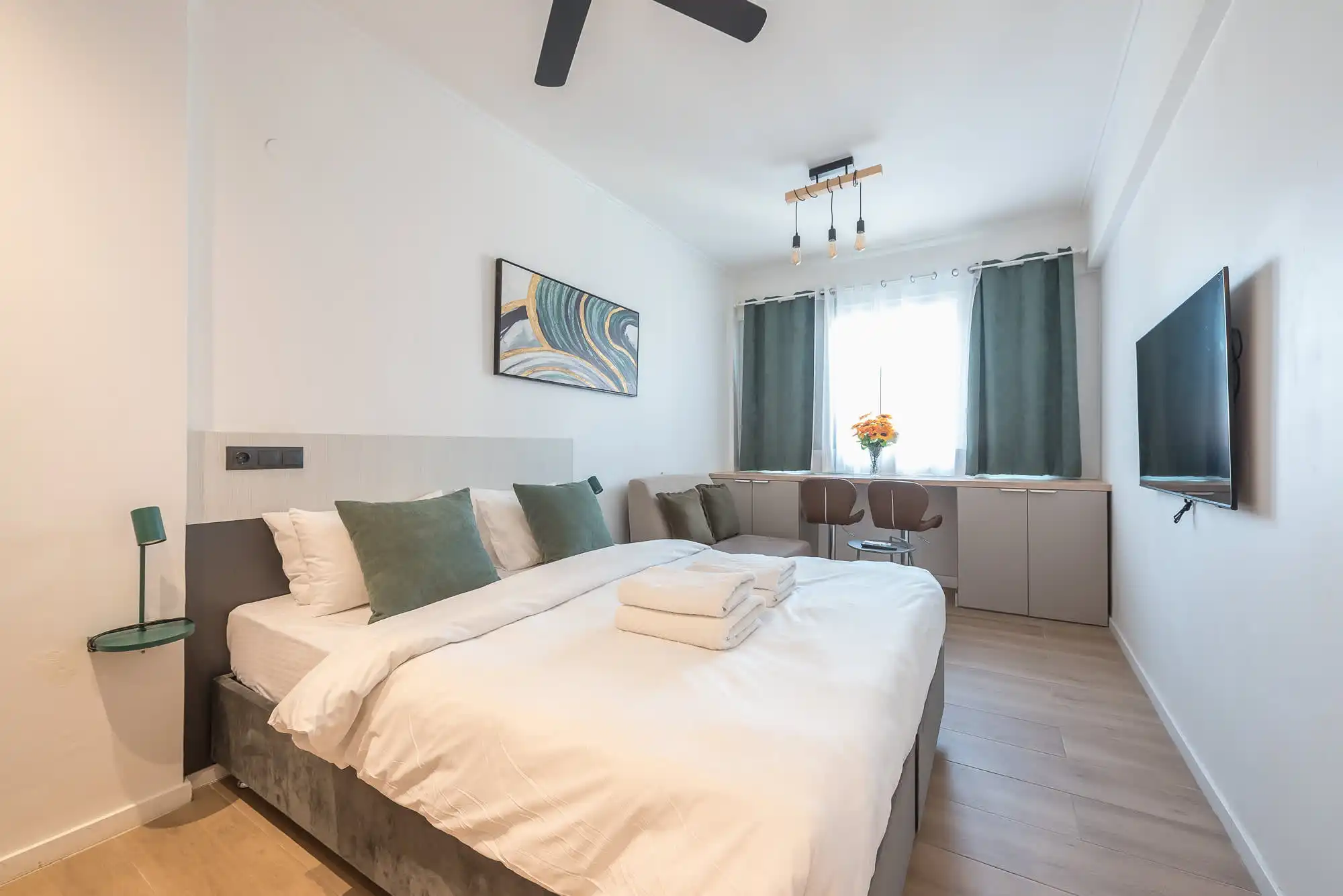 Stylish Studio in Central Athens with King Bed and Workspace
