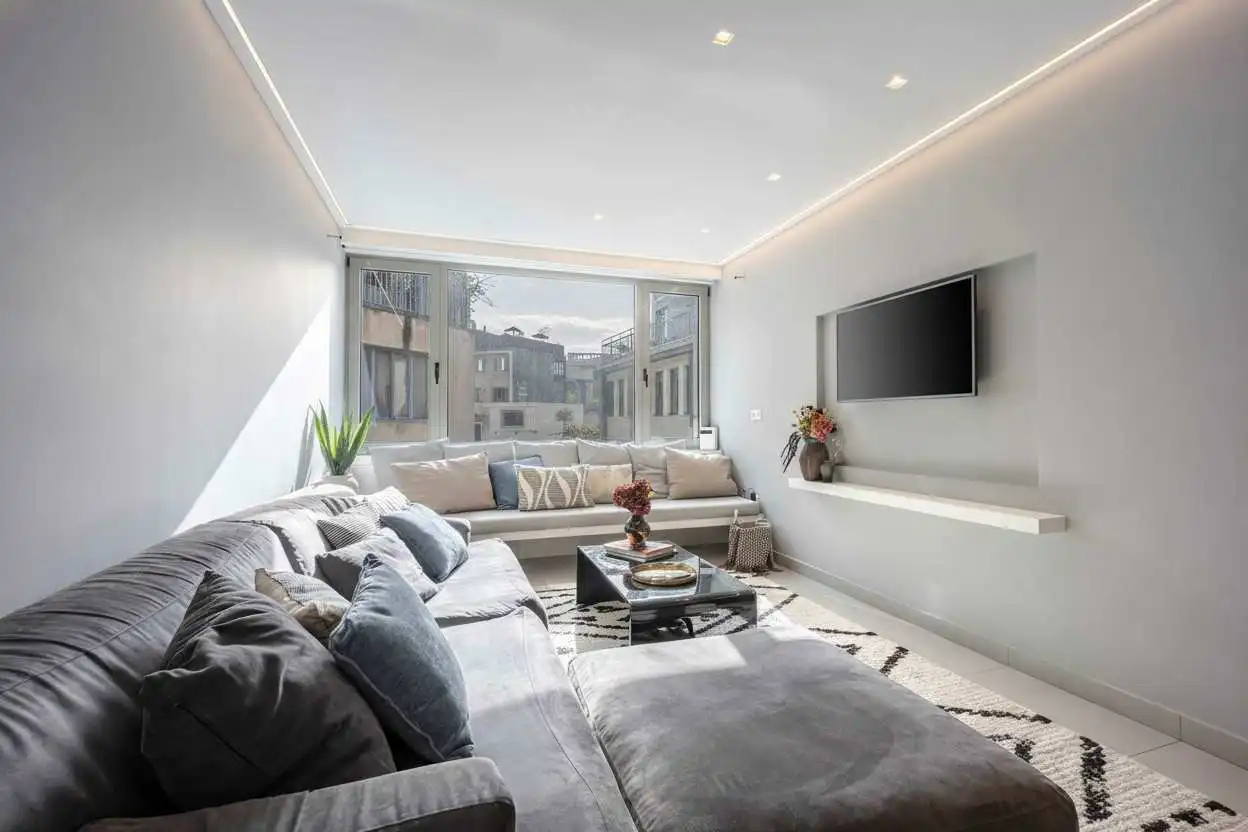 Spacious 2-Bedroom Apartment in Psirri with 2 Bathrooms, Acropolis View and Sofa Bed