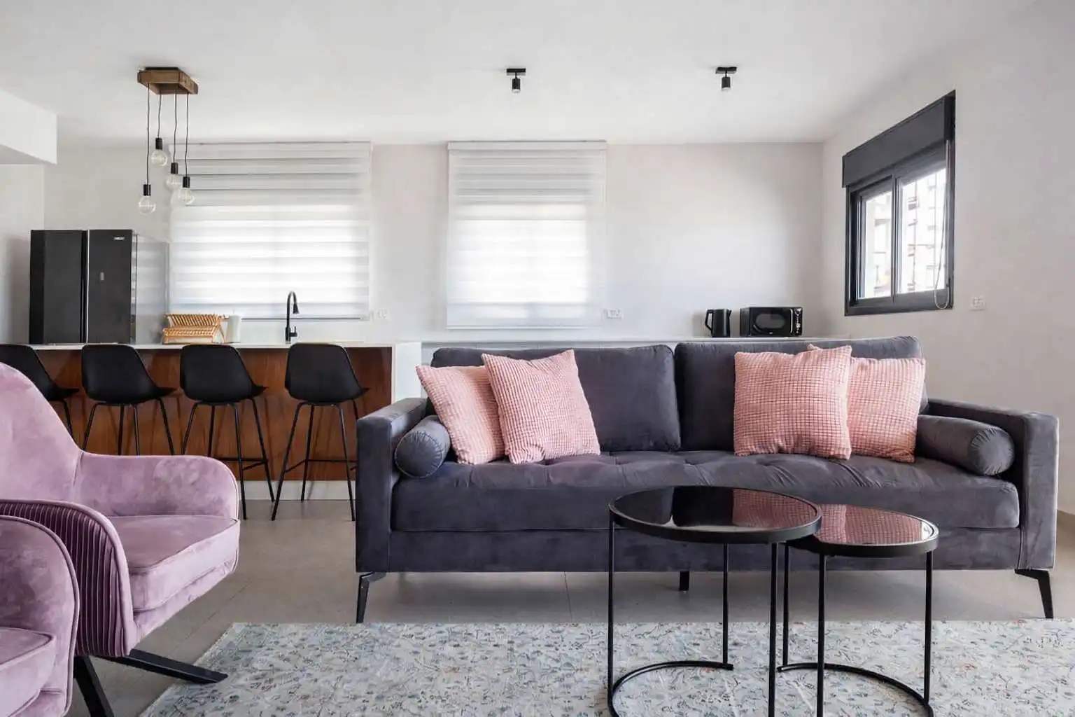 Luxury 3-Bedroom Beachside Apartment with Huge Patio and Mamad in Bat Yam