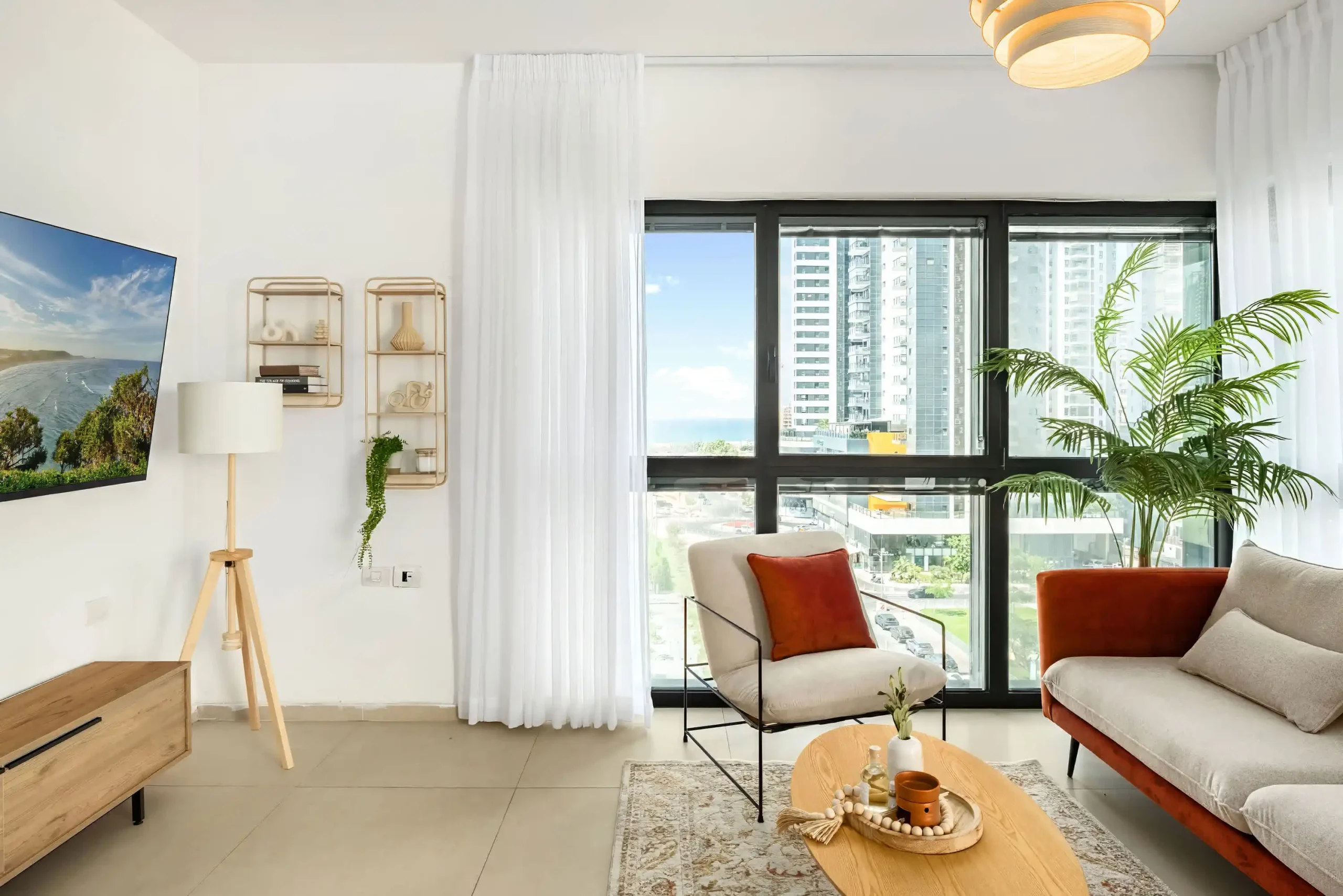 Modern Luxury 3-Bedroom Tower Apartment with Sea View, Parking and Mamad in Bat Yam