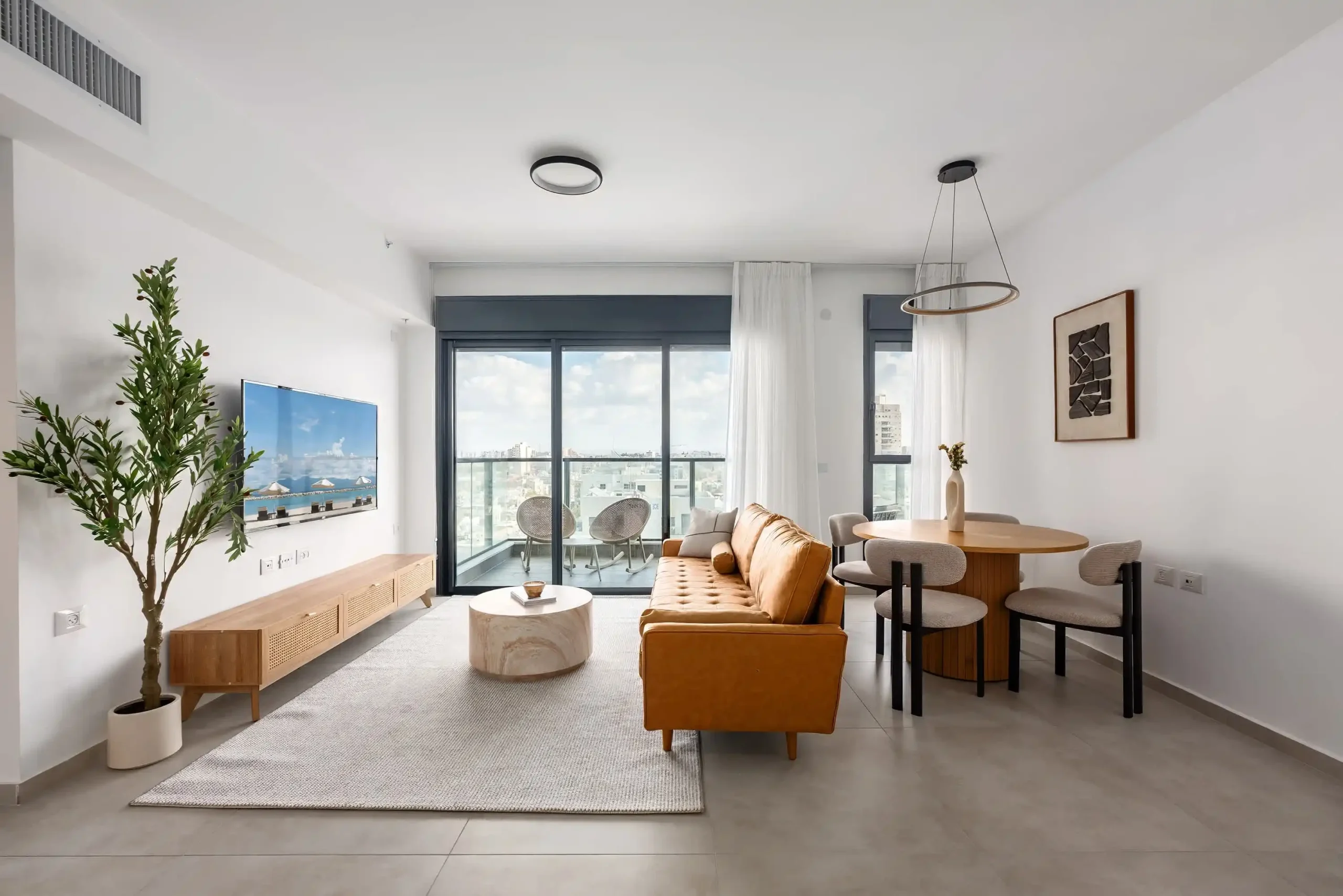 Luxury 2-Bedroom Apartment Steps from the Beach with Balcony and Mamad in Bat Yam