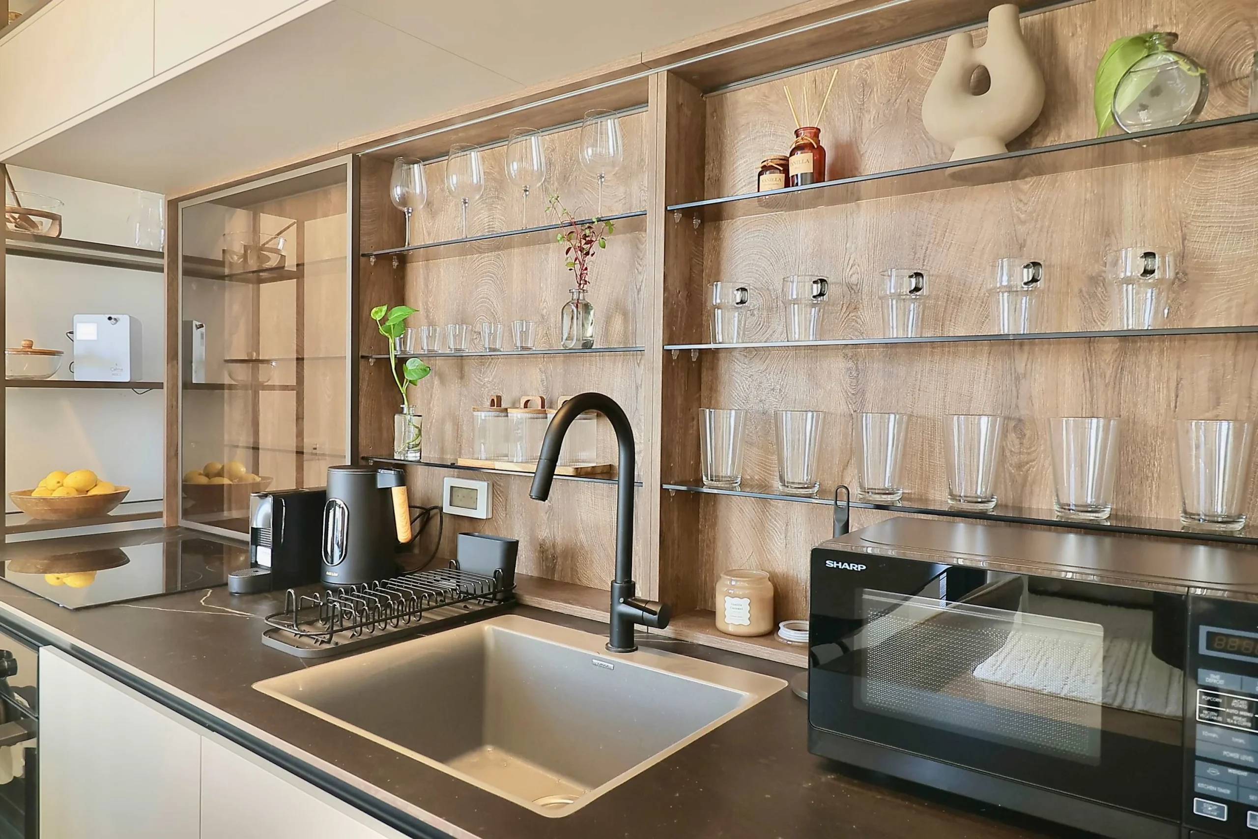 Luxury 2BR with Balcony, Parking & Mamak in Florentin