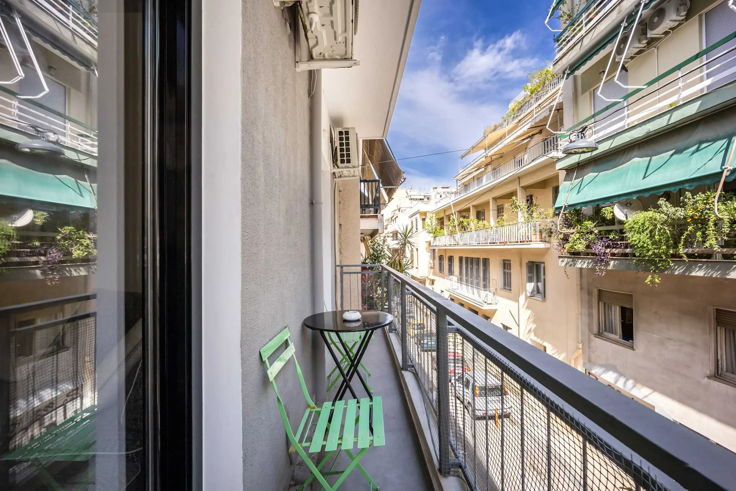 Modern 2-Bedroom Apartment in Exarchia with Ensuite Baths and Workspace
