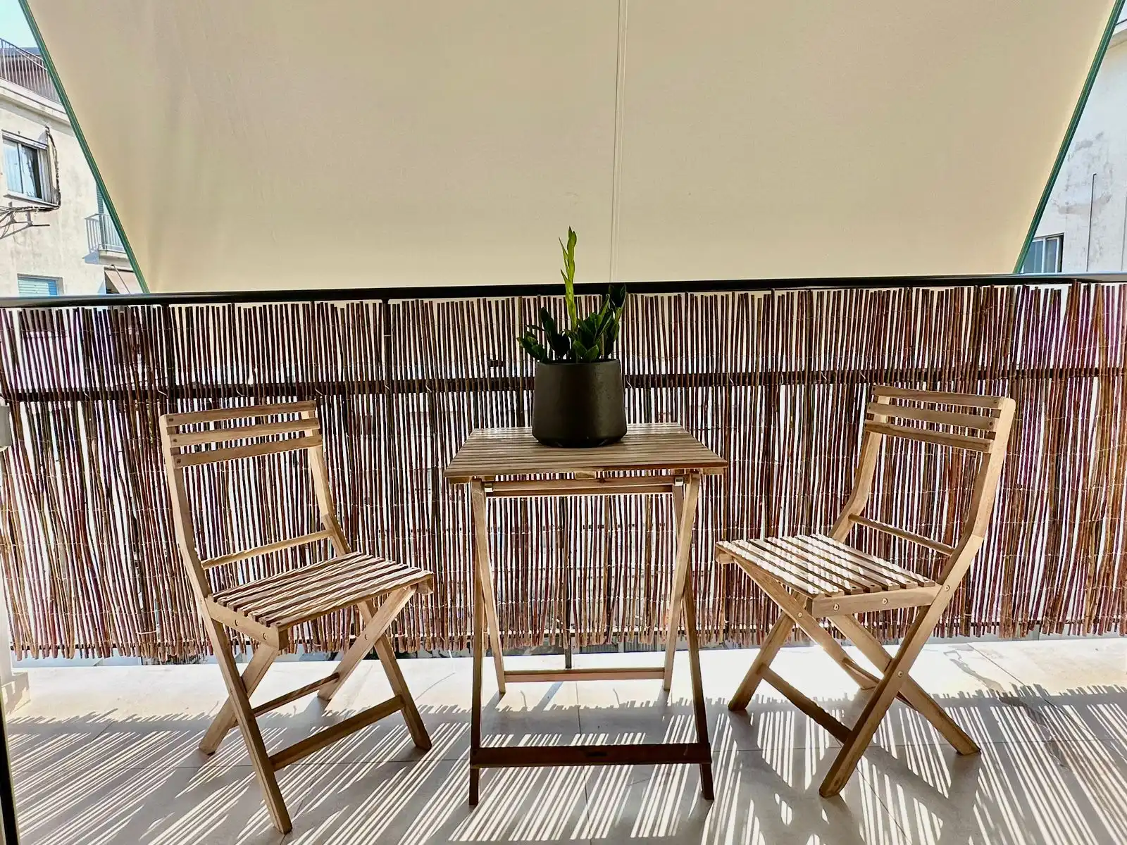 Bright 1-Bedroom Apartment in Psiri with Private Balcony and Sofa Bed