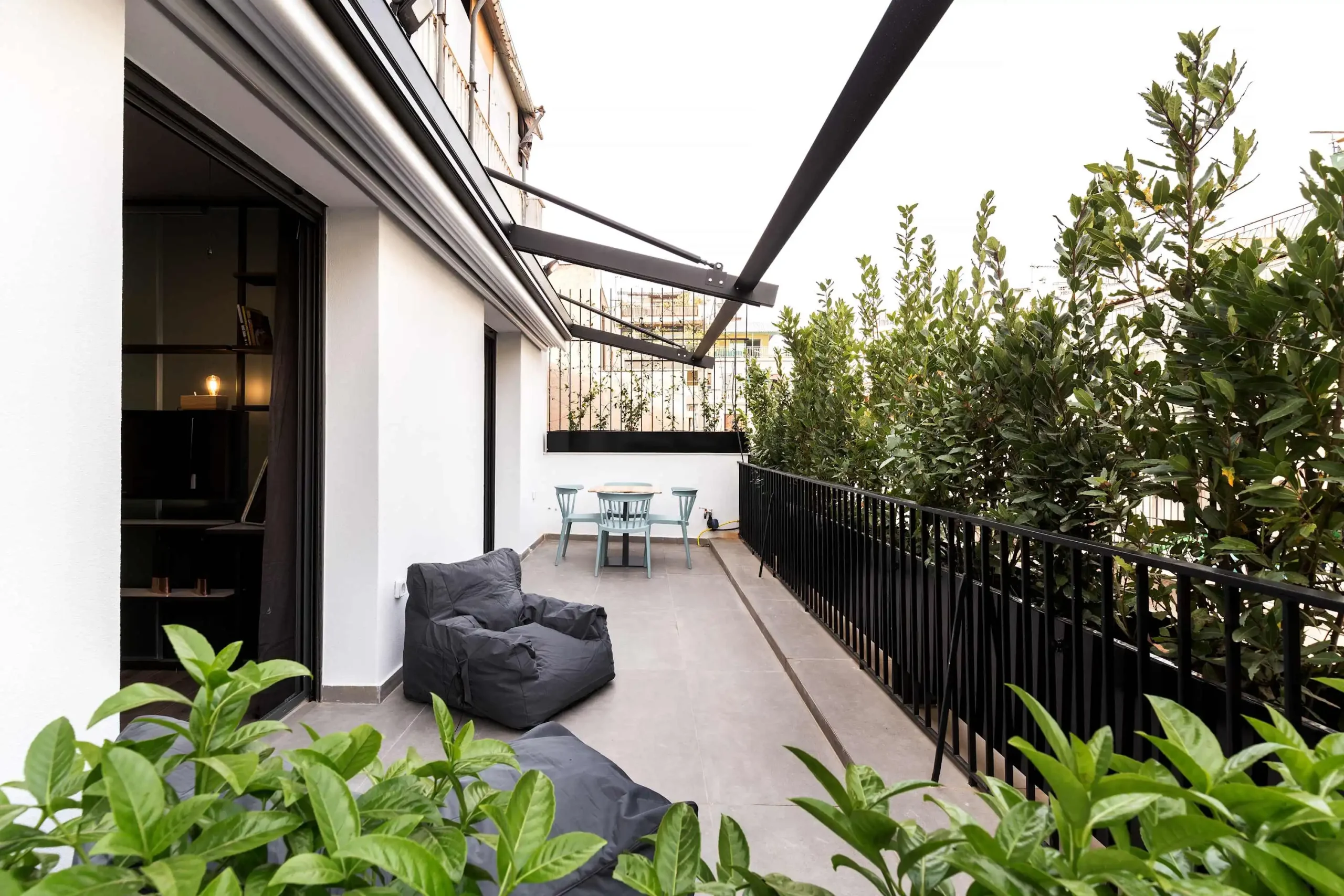 Modern 1-Bedroom Apartment in Prime Syntagma with Spacious Balcony