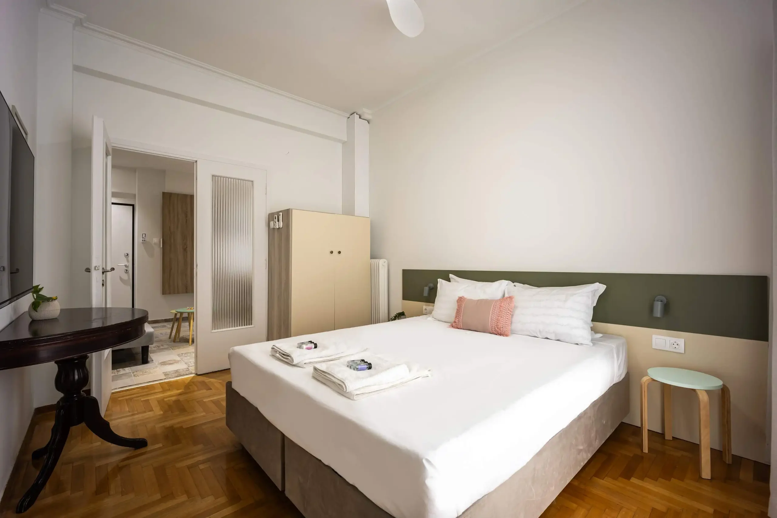 Spacious and Well-Designed 2-Bedroom Apartment in Pangrati