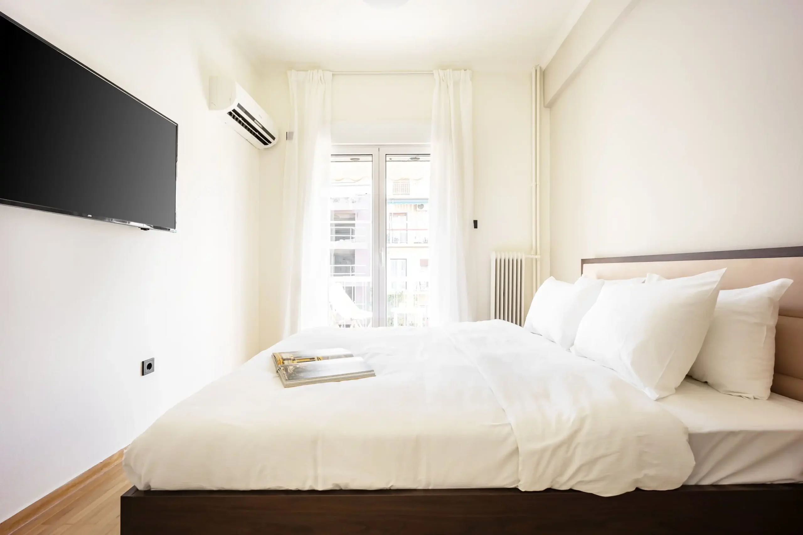 Spacious 2-Bedroom Apartment in Koukaki with Balcony, Near the Acropolis