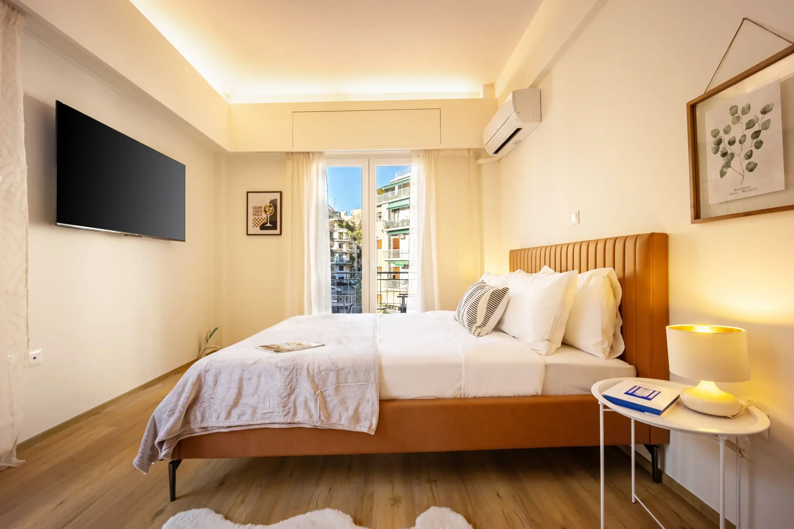 Elegant Apartment Steps from the Acropolis