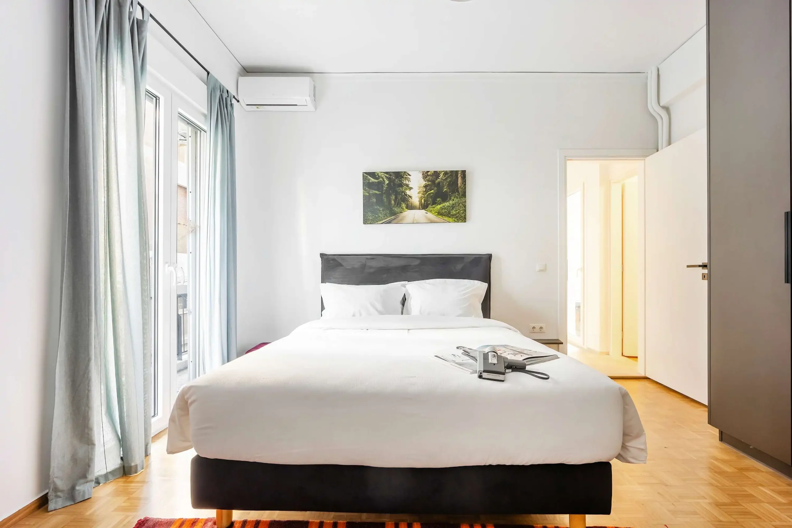 Stylish Apartment in Thissio with Dedicated Workspace