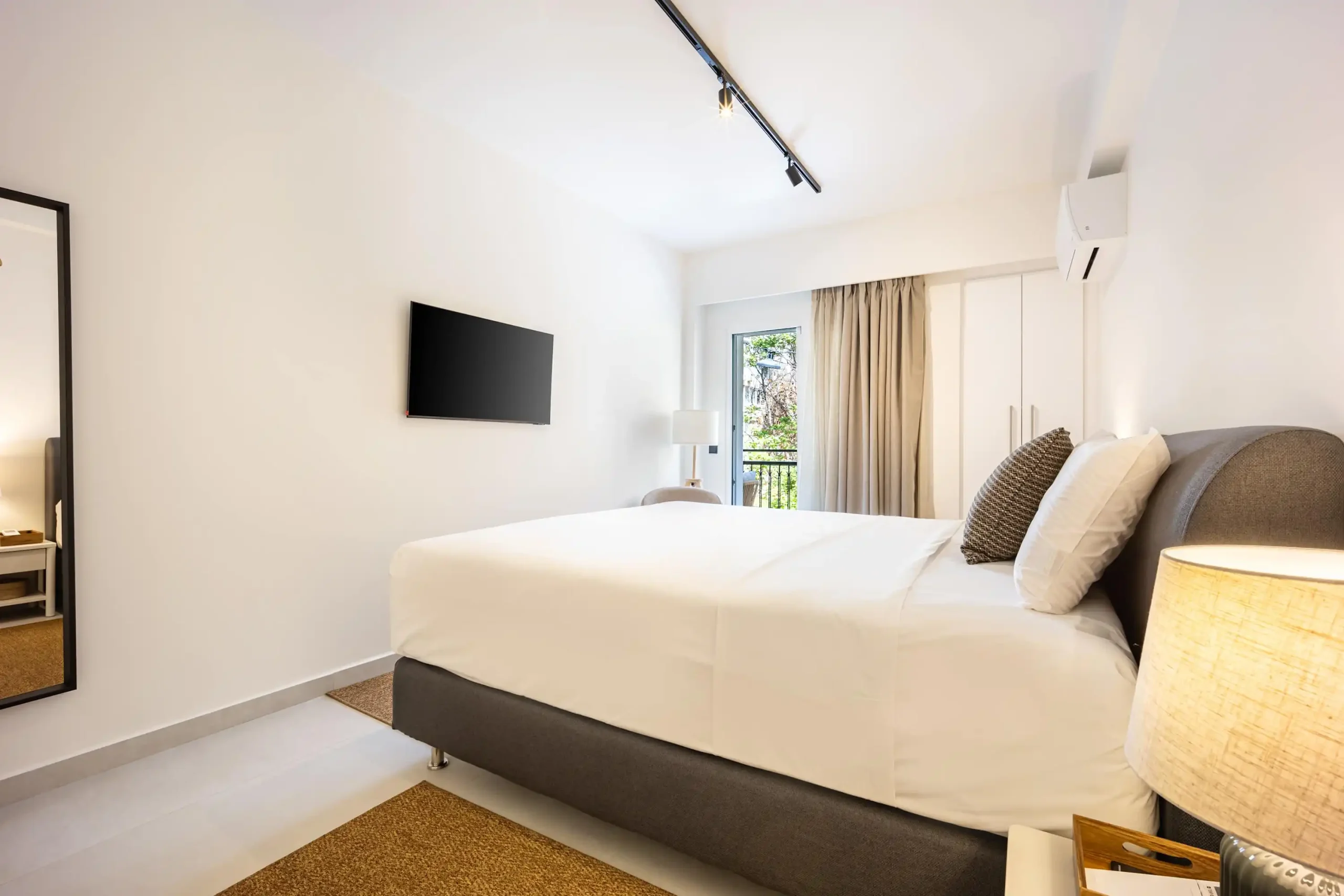 Modern 2-Bedroom Apartment in Pangrati with Private Balcony