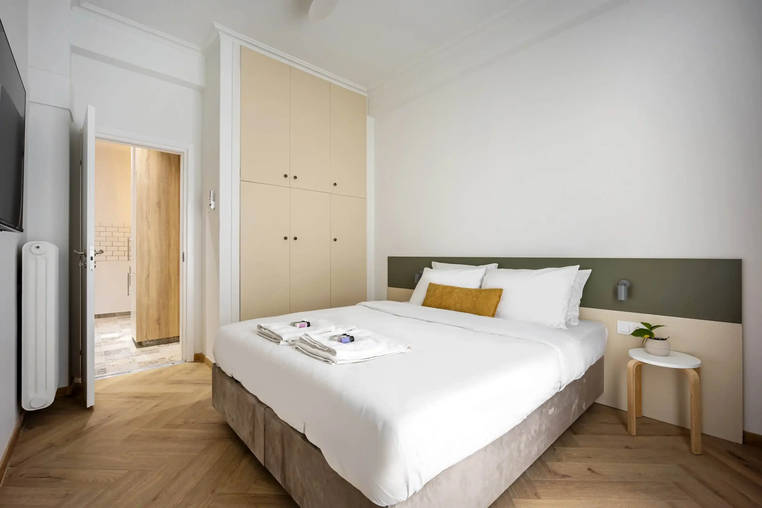 Spacious and Well-Designed 2-Bedroom Apartment in Pangrati
