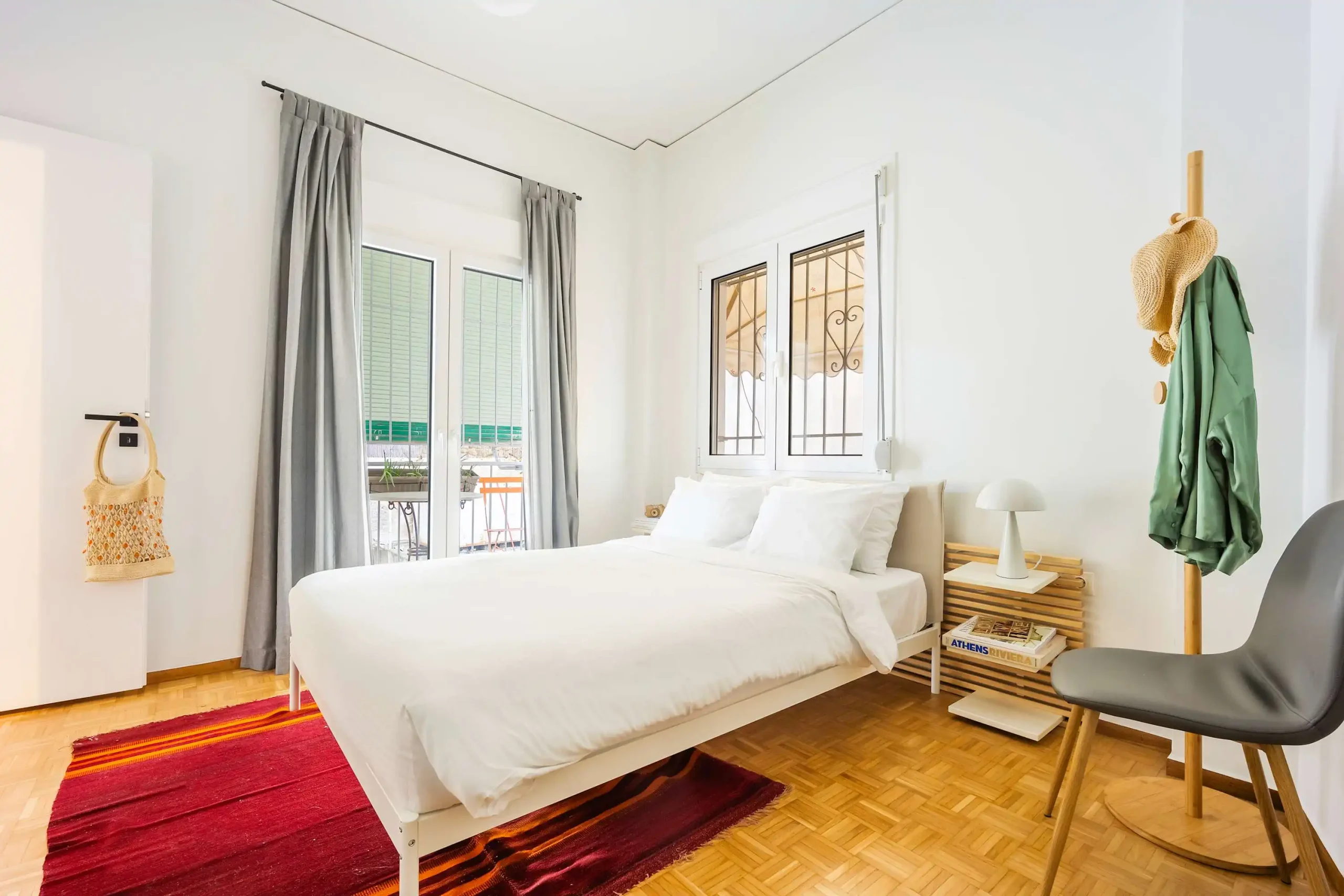 Stylish Apartment in Thissio with Dedicated Workspace