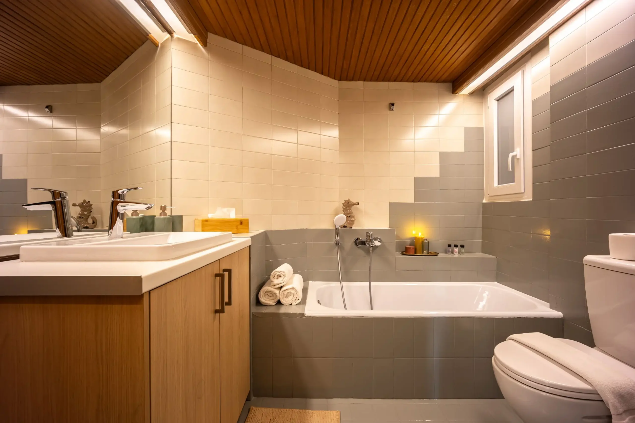 Elegant Apartment Steps from the Acropolis