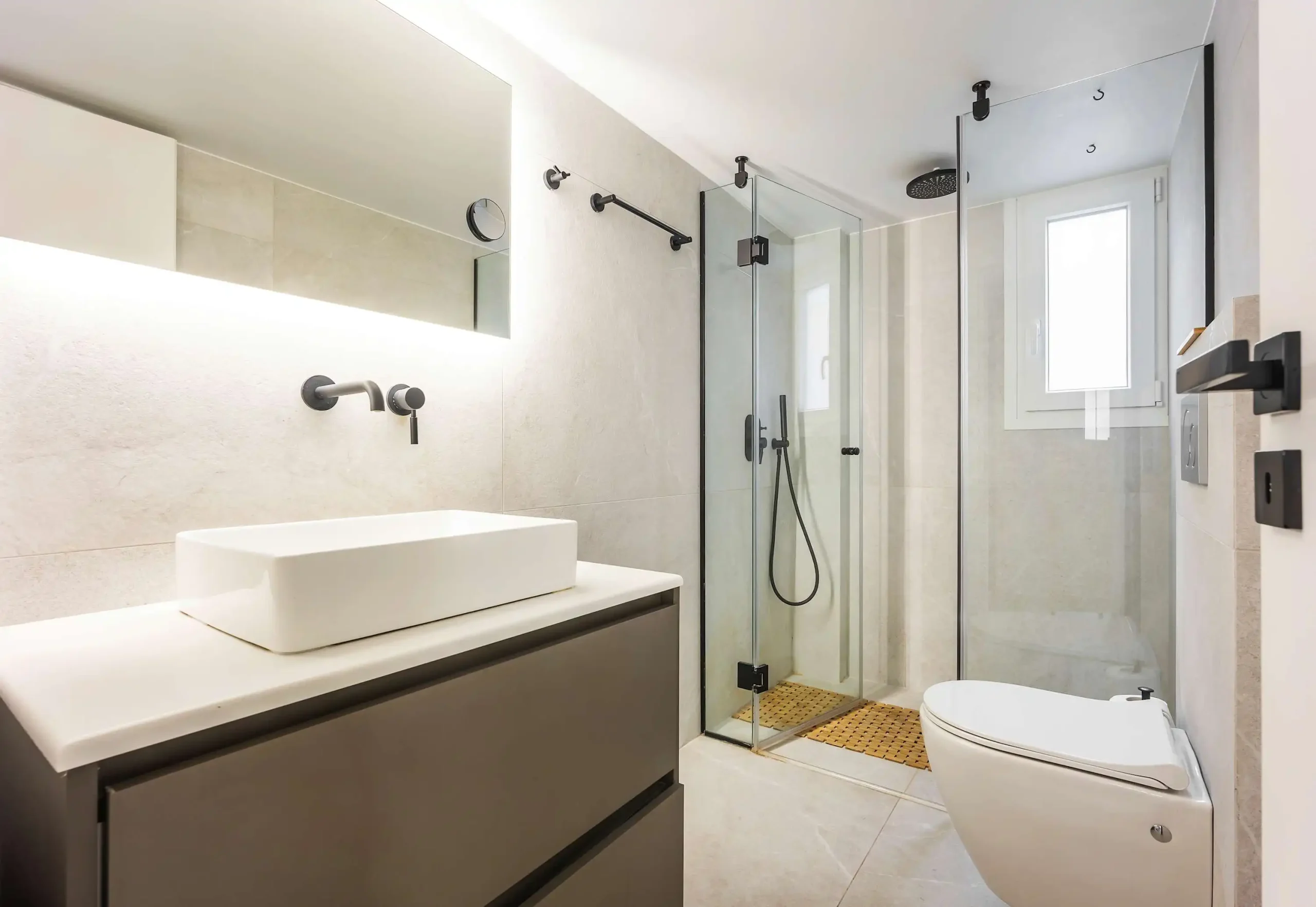Stylish Apartment in Thissio with Dedicated Workspace