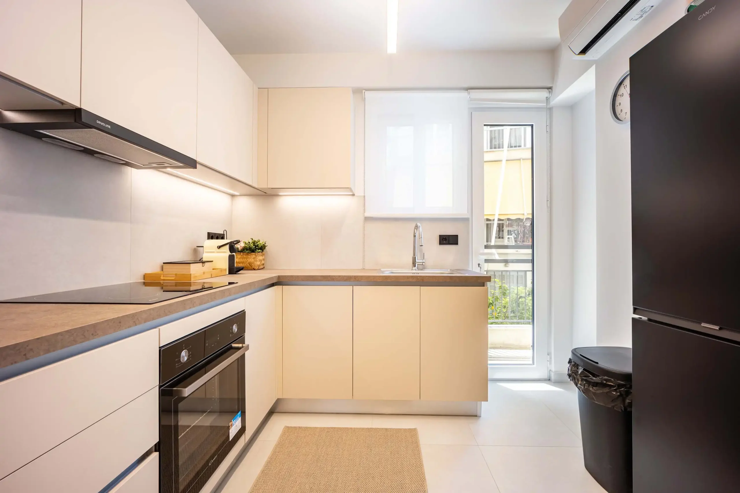 Modern 2-Bedroom Apartment in Pangrati with Private Balcony