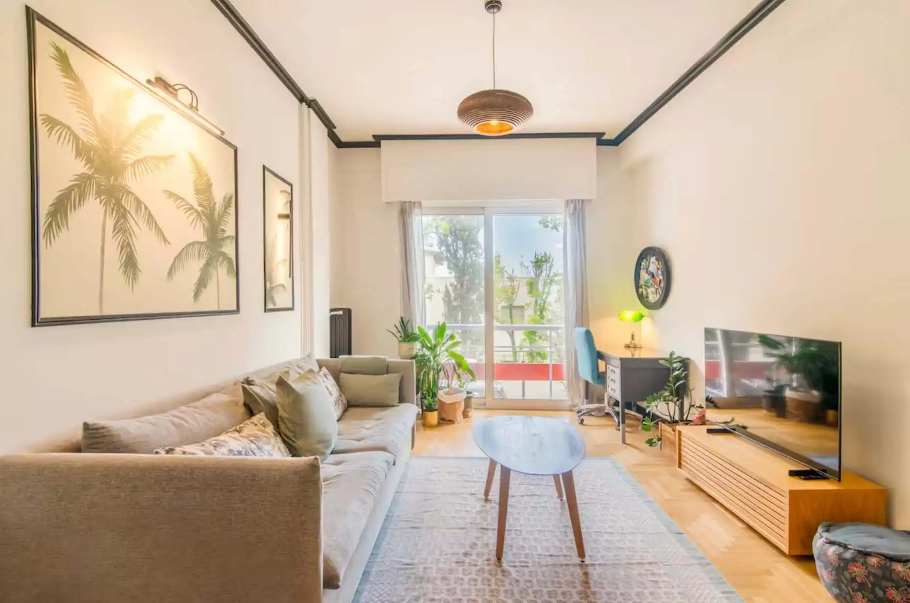 Stylish 1-Bedroom Apartment in Kolonaki with Dedicated Workspace