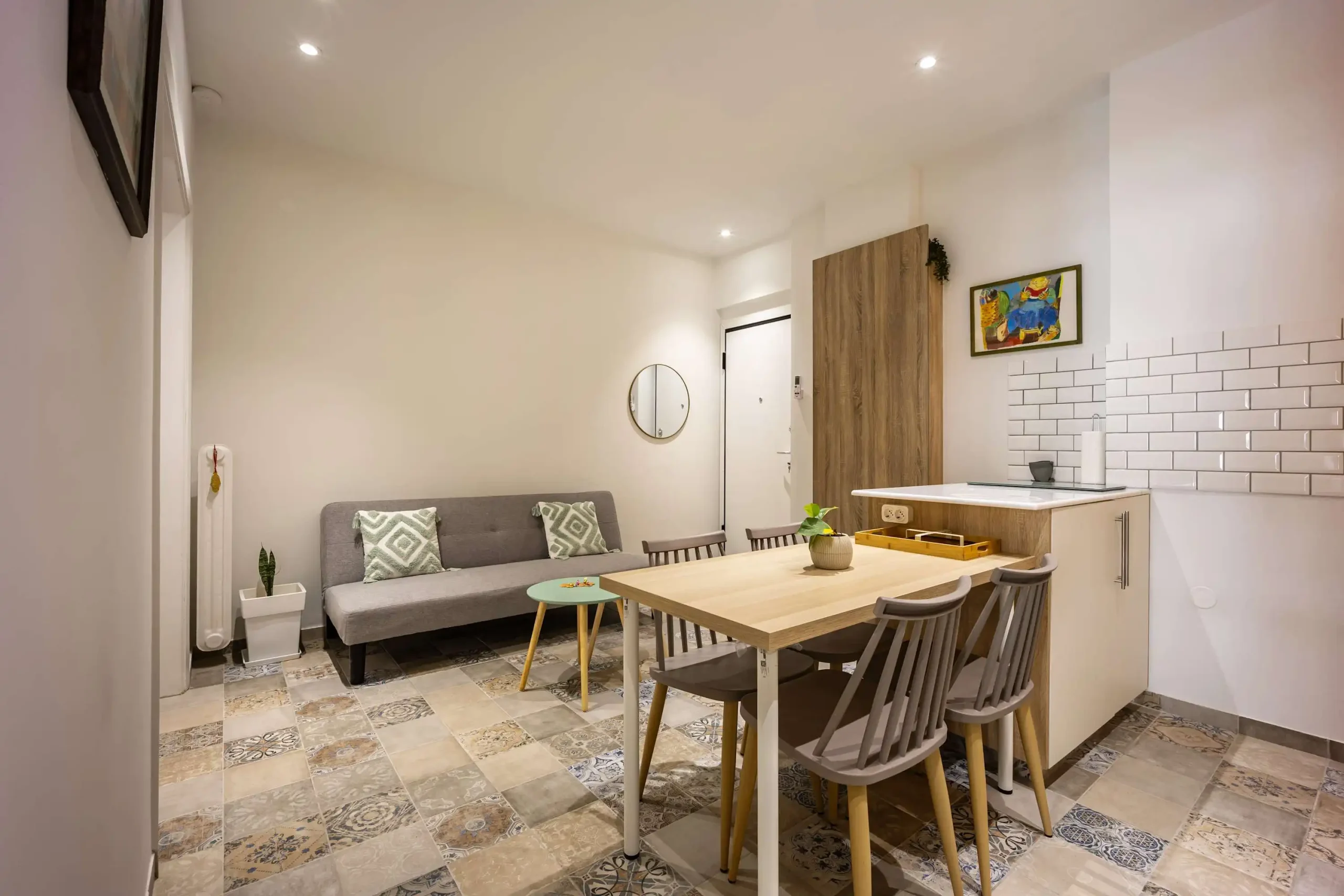 Spacious and Well-Designed 2-Bedroom Apartment in Pangrati