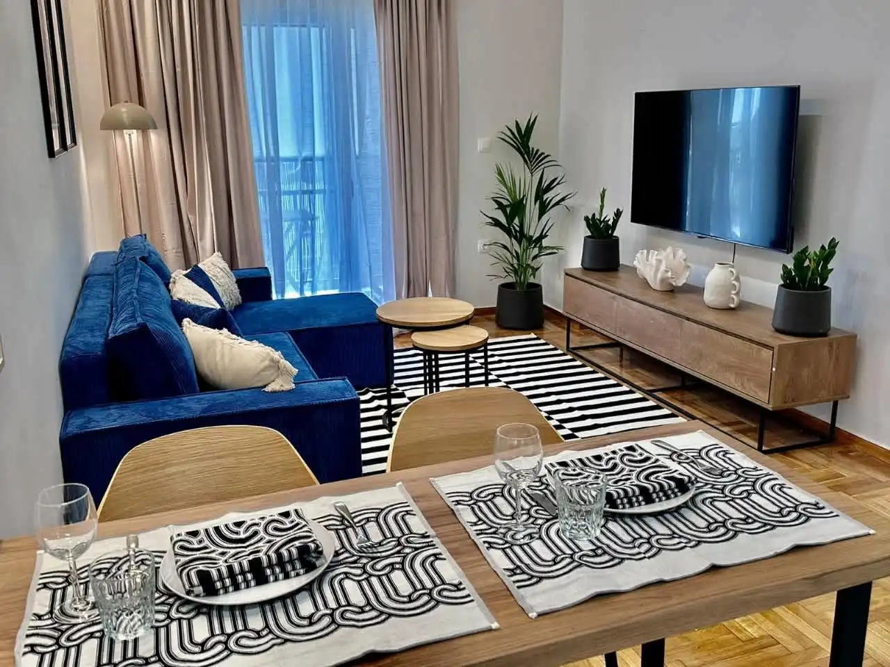 Bright 1-Bedroom Apartment in Psiri with Private Balcony and Sofa Bed