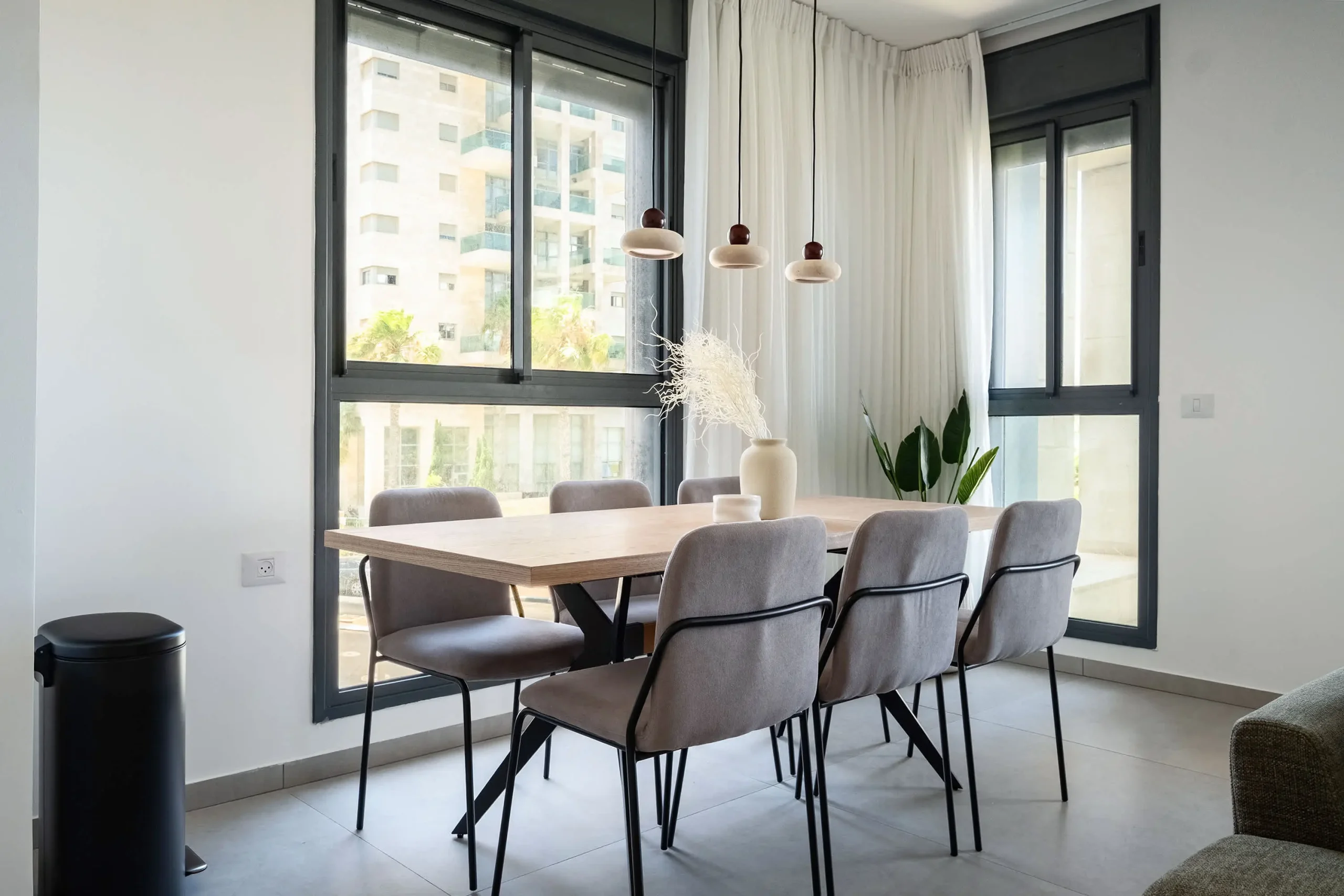 Luxury 4BR Apartment with Private Balcony, City Views & Mamad in Bat Yam